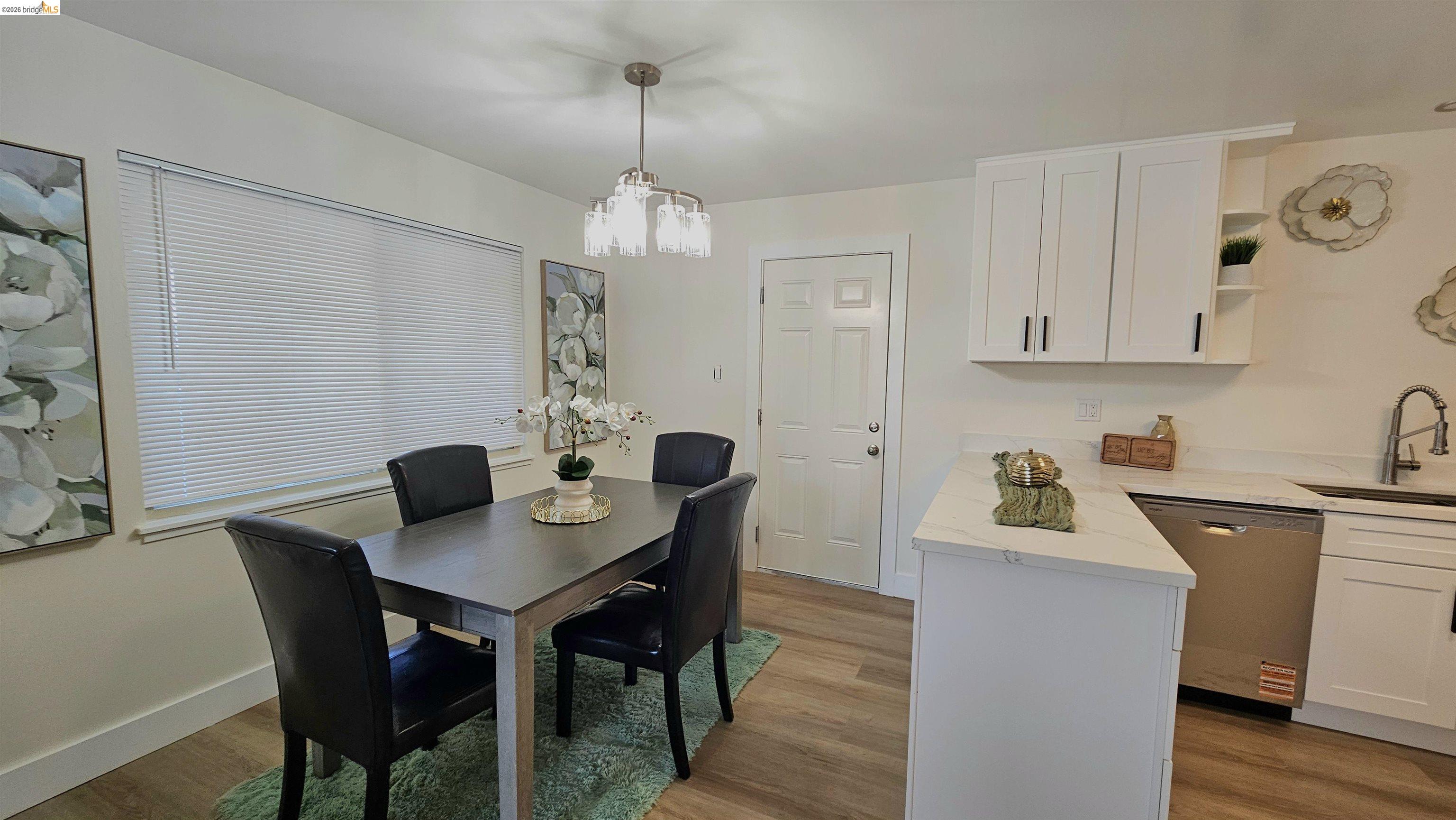 Detail Gallery Image 9 of 25 For 95 W Leland Rd, Pittsburg,  CA 94565 - 3 Beds | 2 Baths