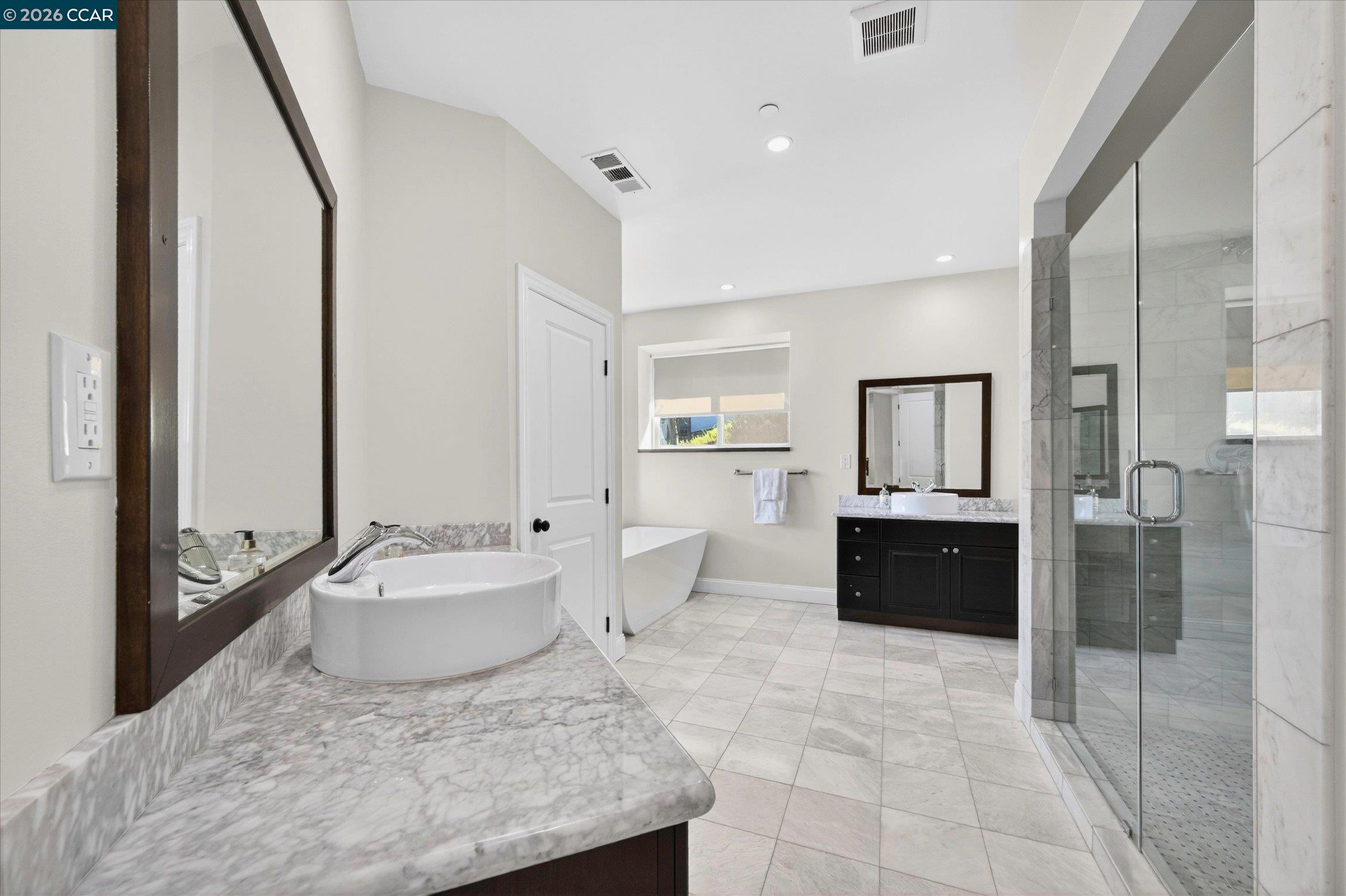 Detail Gallery Image 9 of 28 For 137 Rudgear Dr, Walnut Creek,  CA 94596 - 5 Beds | 4 Baths