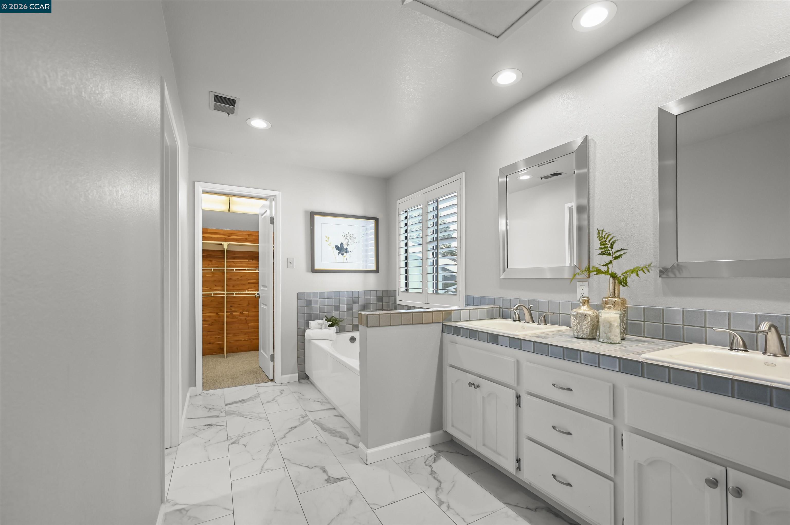 Photo #11: 41126382 Listing: Photo #11