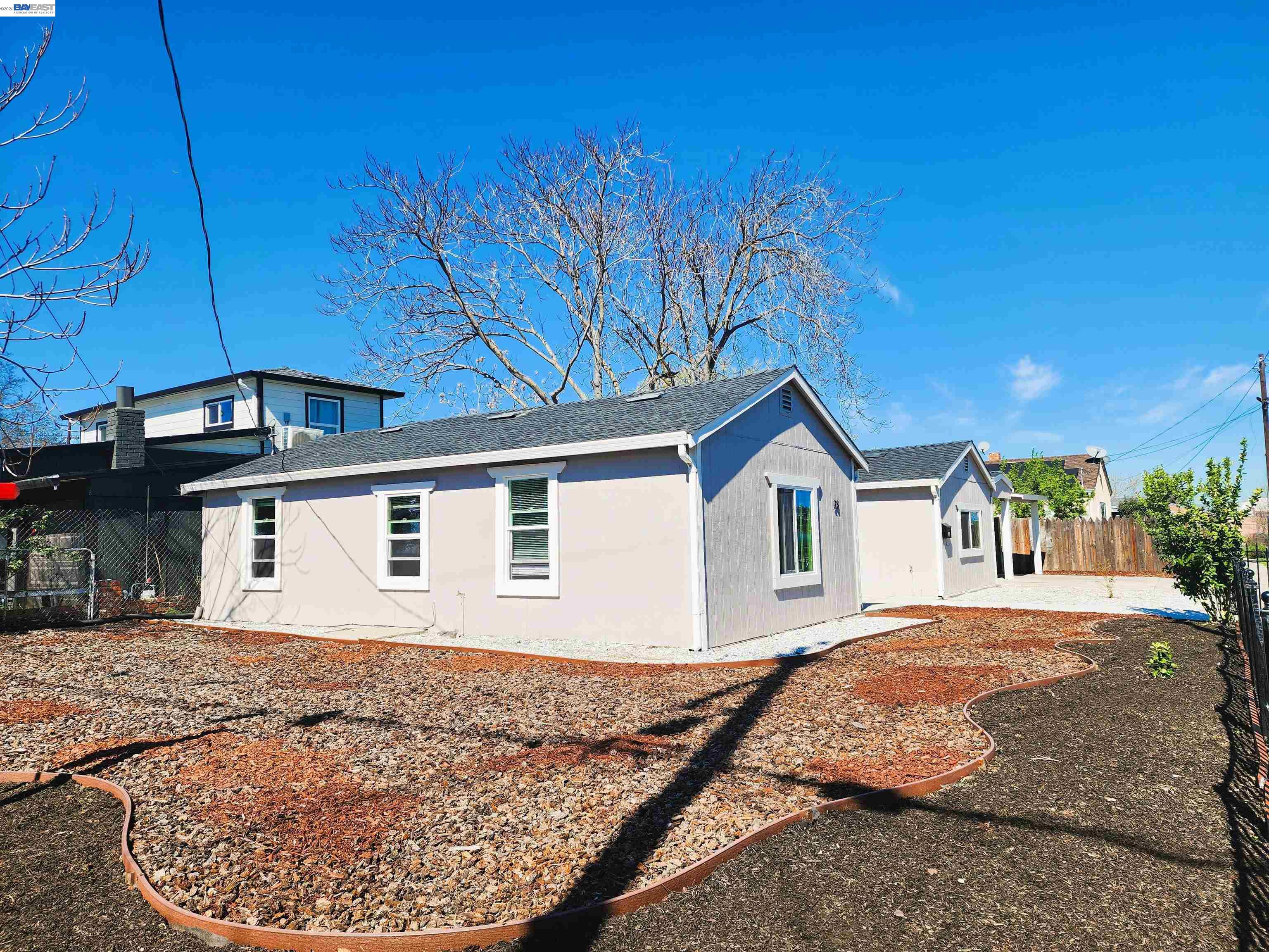 Detail Gallery Image 3 of 28 For 28 W Madill St, Antioch,  CA 94509 - 3 Beds | 2 Baths