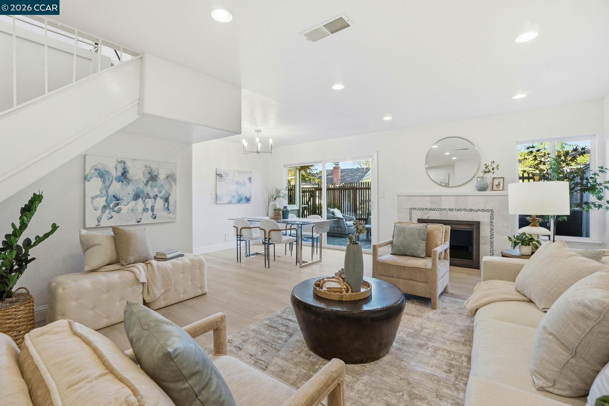 Detail Gallery Image 3 of 54 For 208 Siskiyou Ct, Walnut Creek,  CA 94598 - 4 Beds | 2/1 Baths