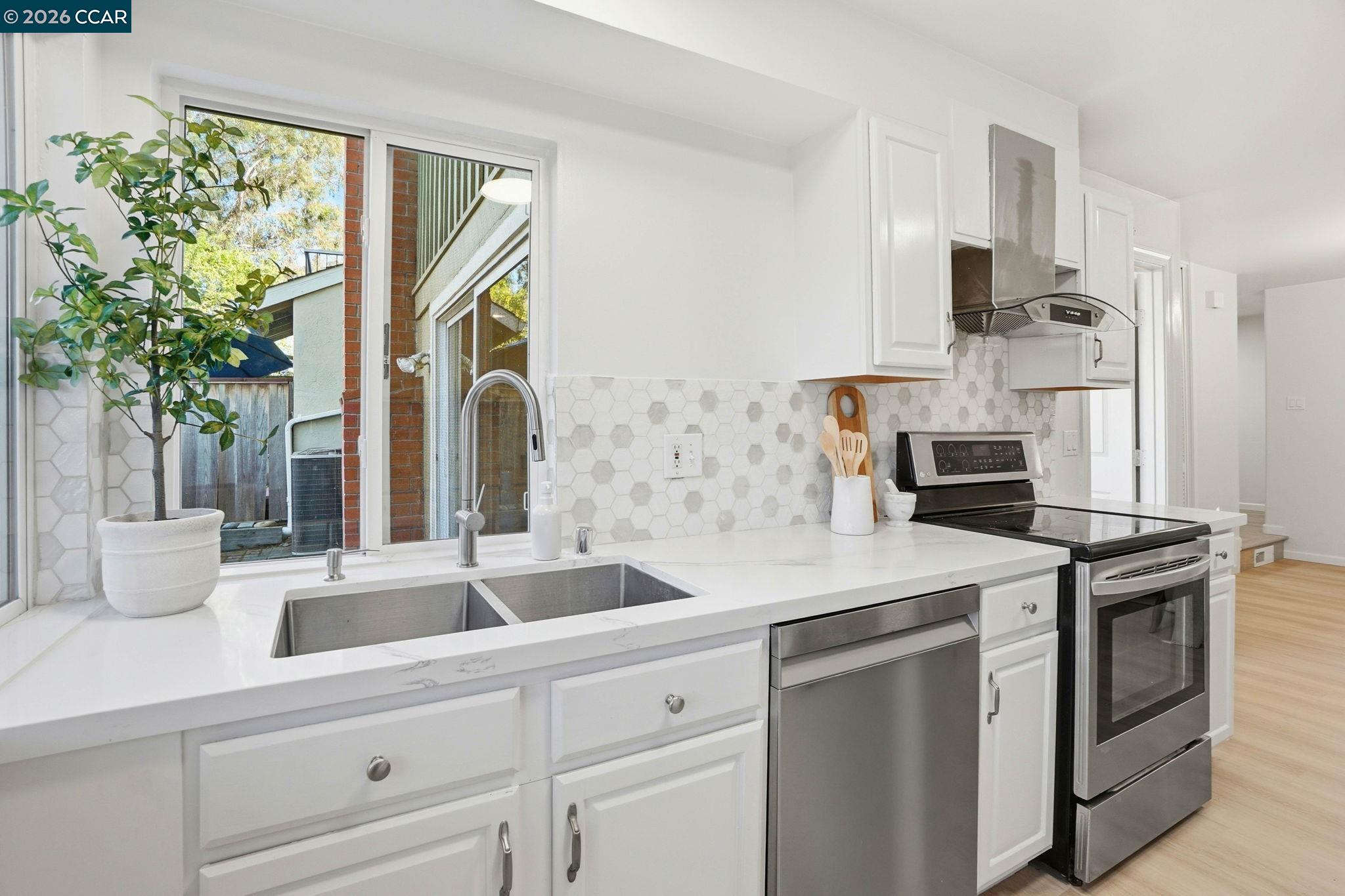 Photo #5: 41126384 Listing: Photo #5