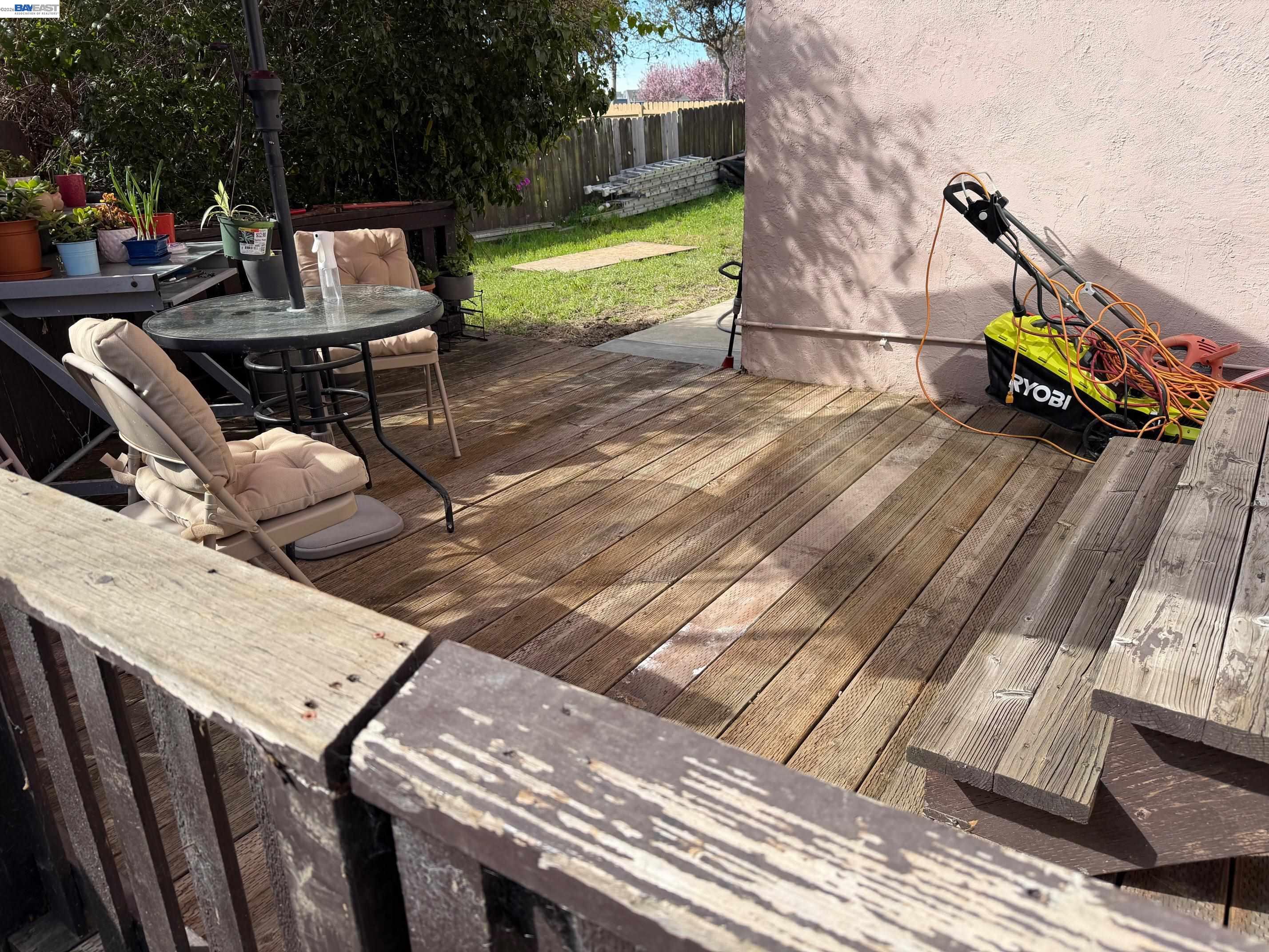 Detail Gallery Image 22 of 56 For 820 Island Dr, Alameda,  CA 94502 - 7 Beds | 3 Baths