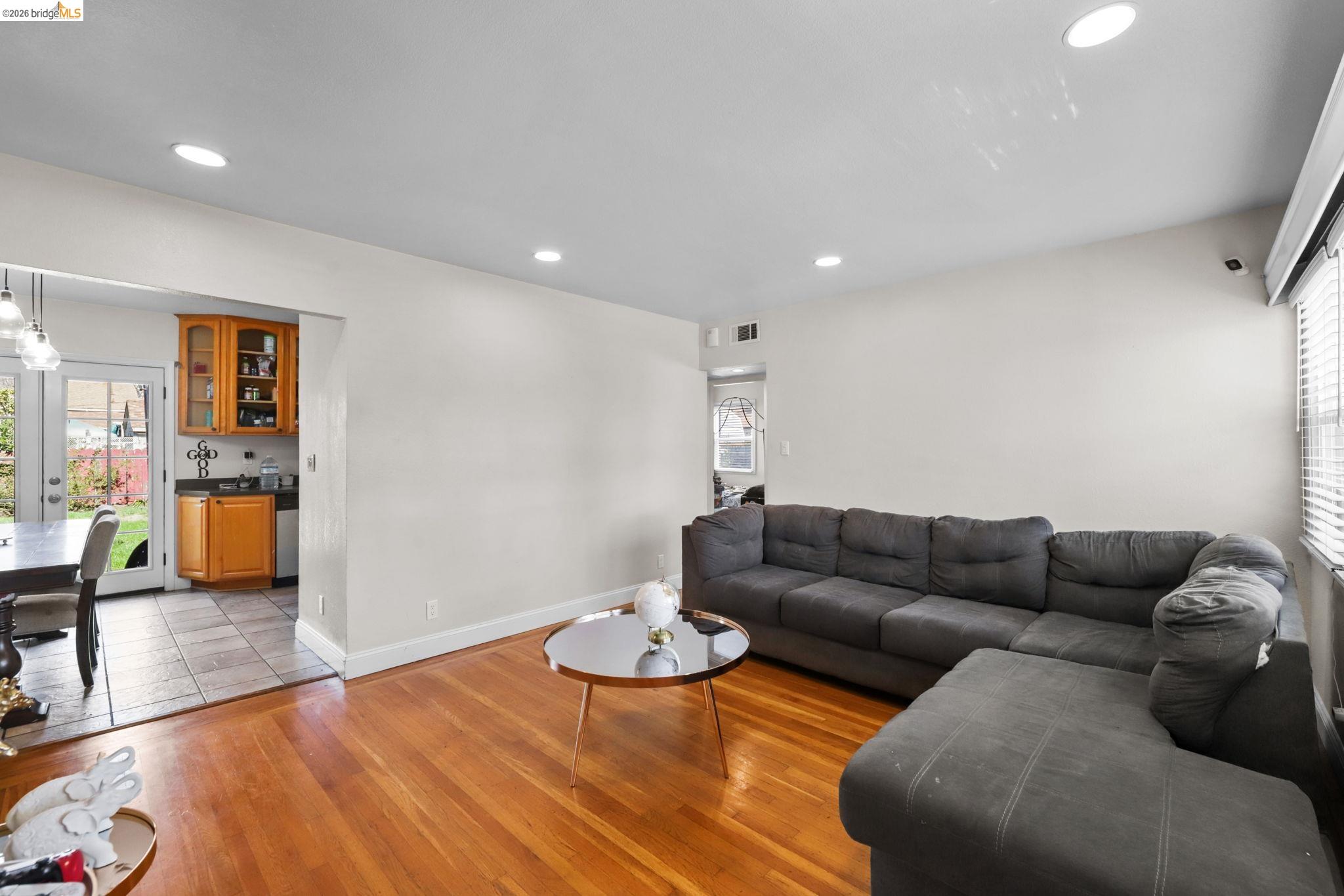 Detail Gallery Image 21 of 34 For 104 Foster St, Vallejo,  CA 94591 - 3 Beds | 1 Baths