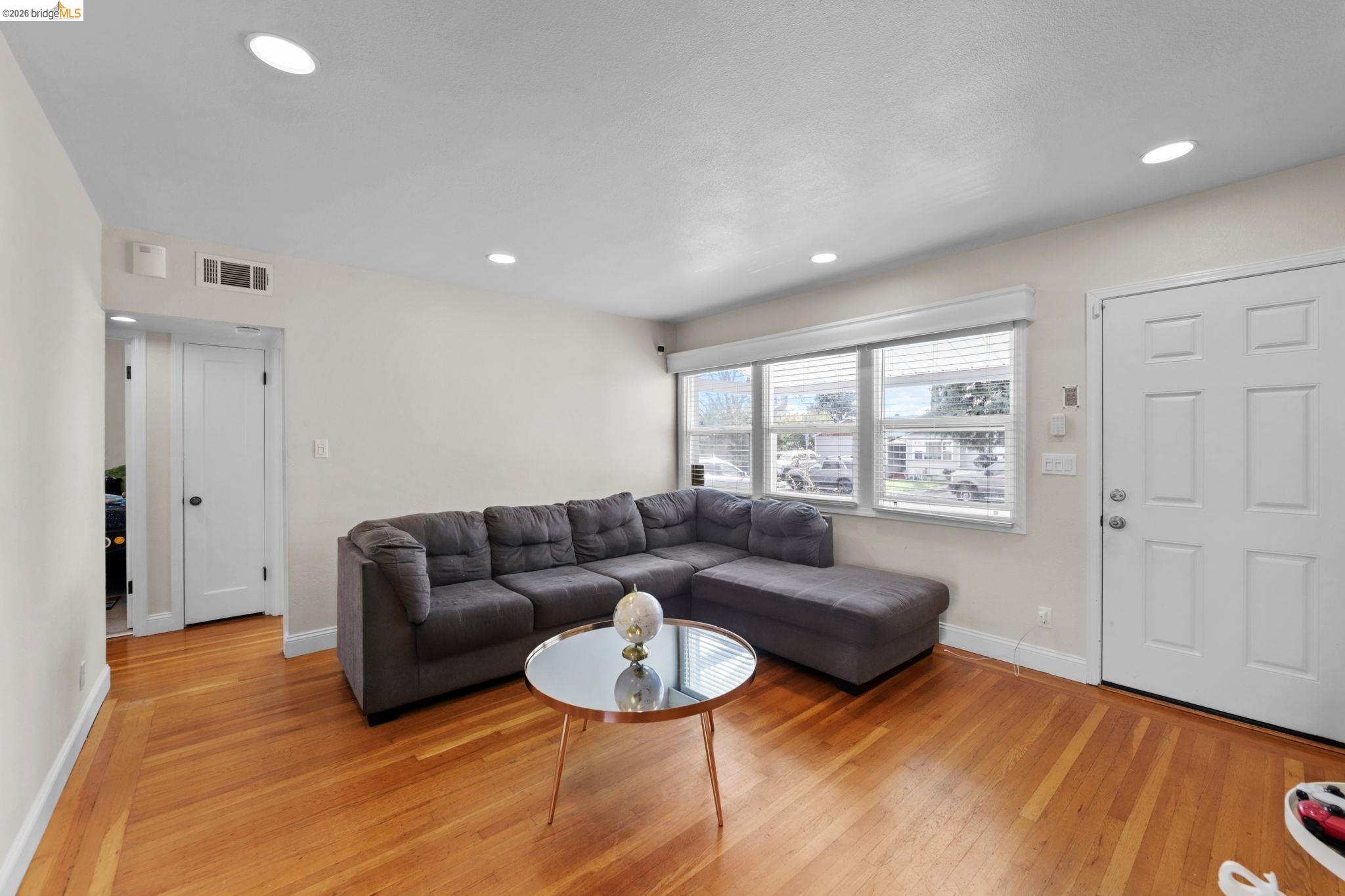 Detail Gallery Image 23 of 34 For 104 Foster St, Vallejo,  CA 94591 - 3 Beds | 1 Baths