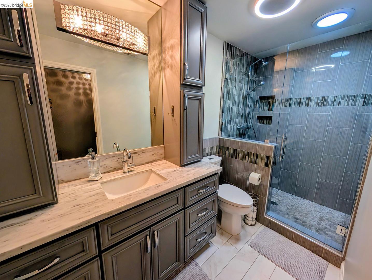 Detail Gallery Image 4 of 10 For 1839 42nd St, Sacramento,  CA 95819 - – Beds | – Baths