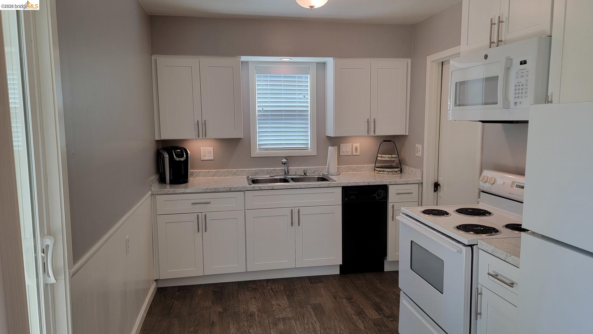 Detail Gallery Image 8 of 10 For 1839 42nd St, Sacramento,  CA 95819 - – Beds | – Baths