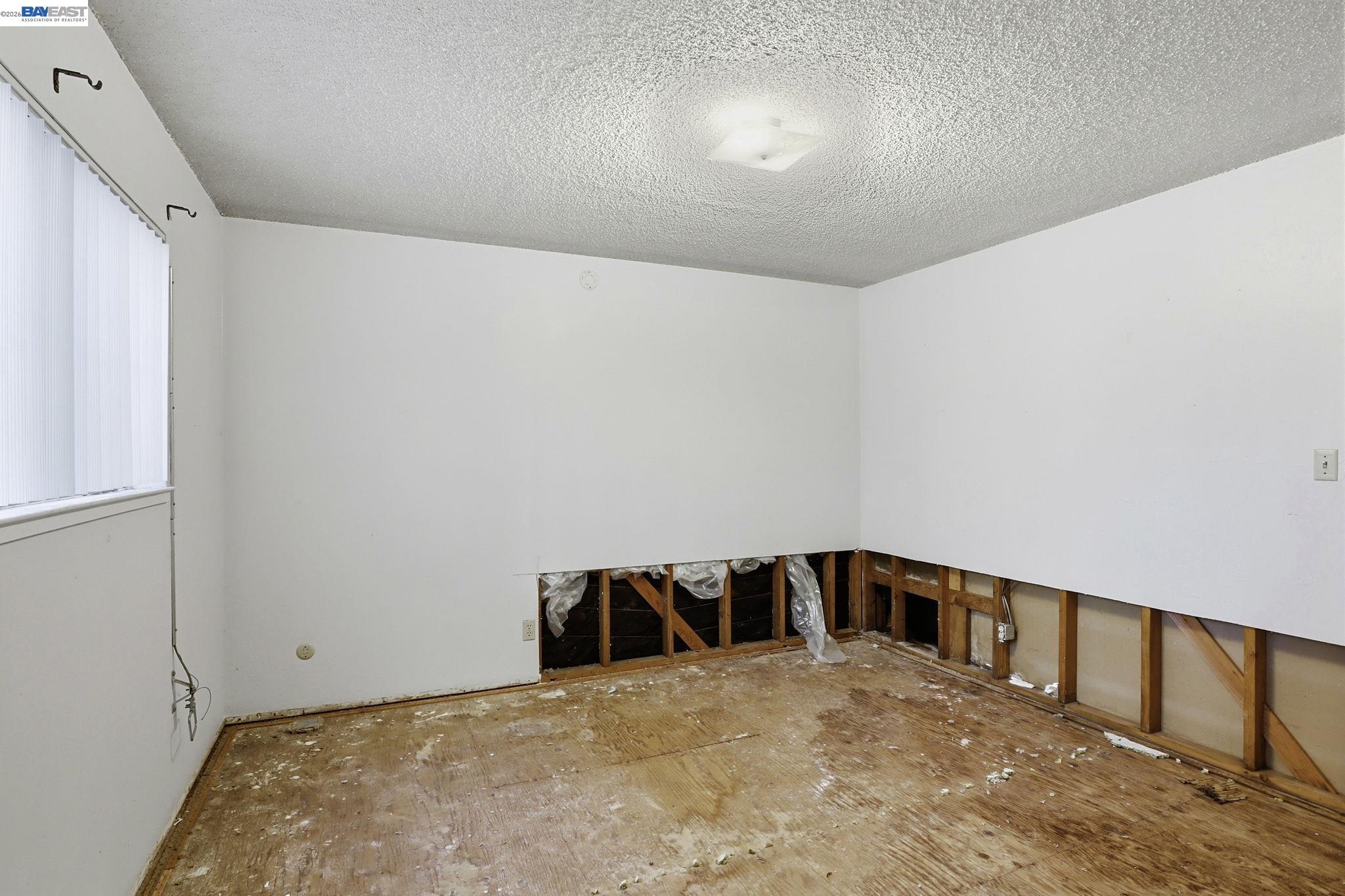 Detail Gallery Image 19 of 48 For 2550 Damuth St, Oakland,  CA 94602 - – Beds | – Baths