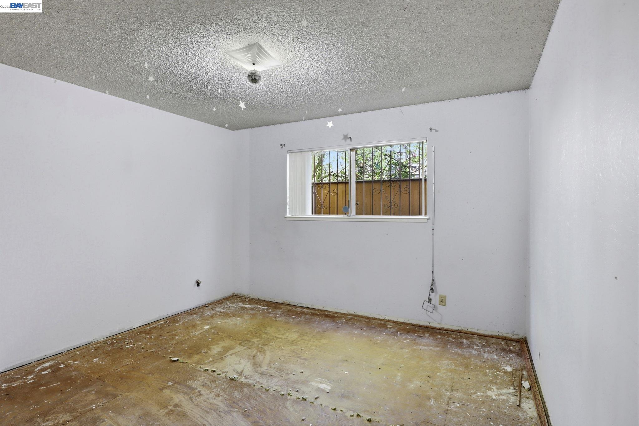 Detail Gallery Image 22 of 48 For 2550 Damuth St, Oakland,  CA 94602 - – Beds | – Baths