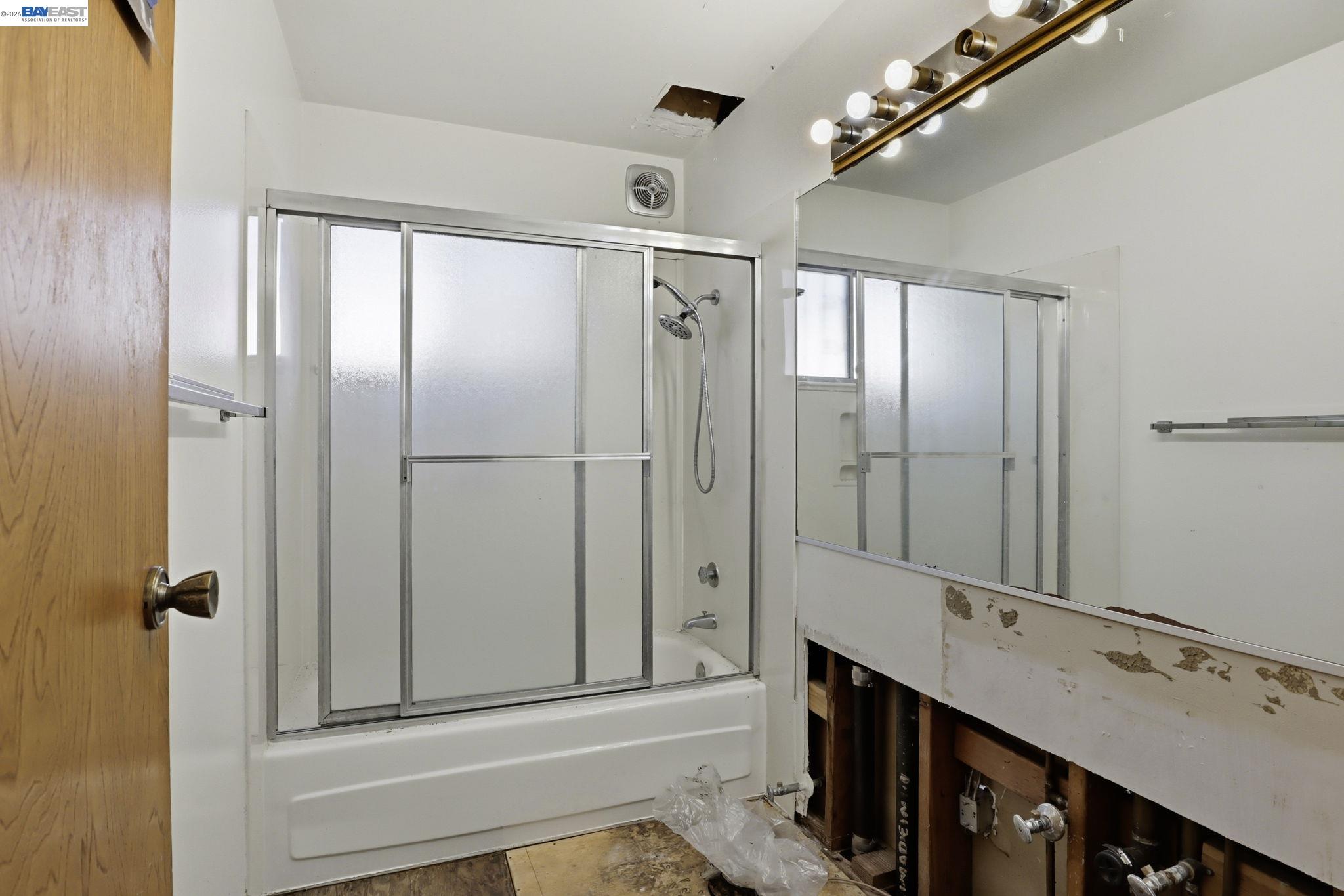 Detail Gallery Image 25 of 48 For 2550 Damuth St, Oakland,  CA 94602 - – Beds | – Baths