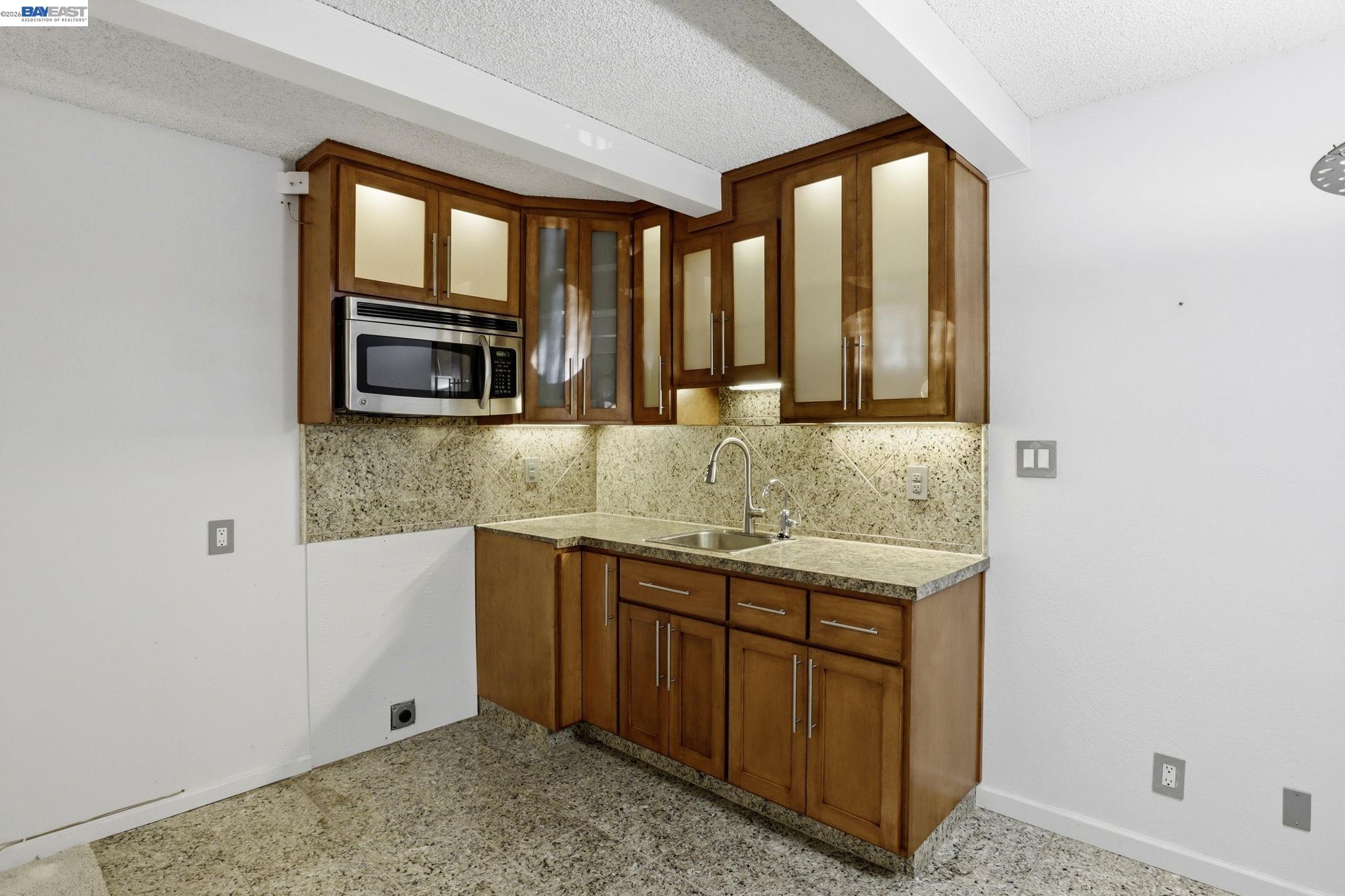 Detail Gallery Image 34 of 48 For 2550 Damuth St, Oakland,  CA 94602 - – Beds | – Baths