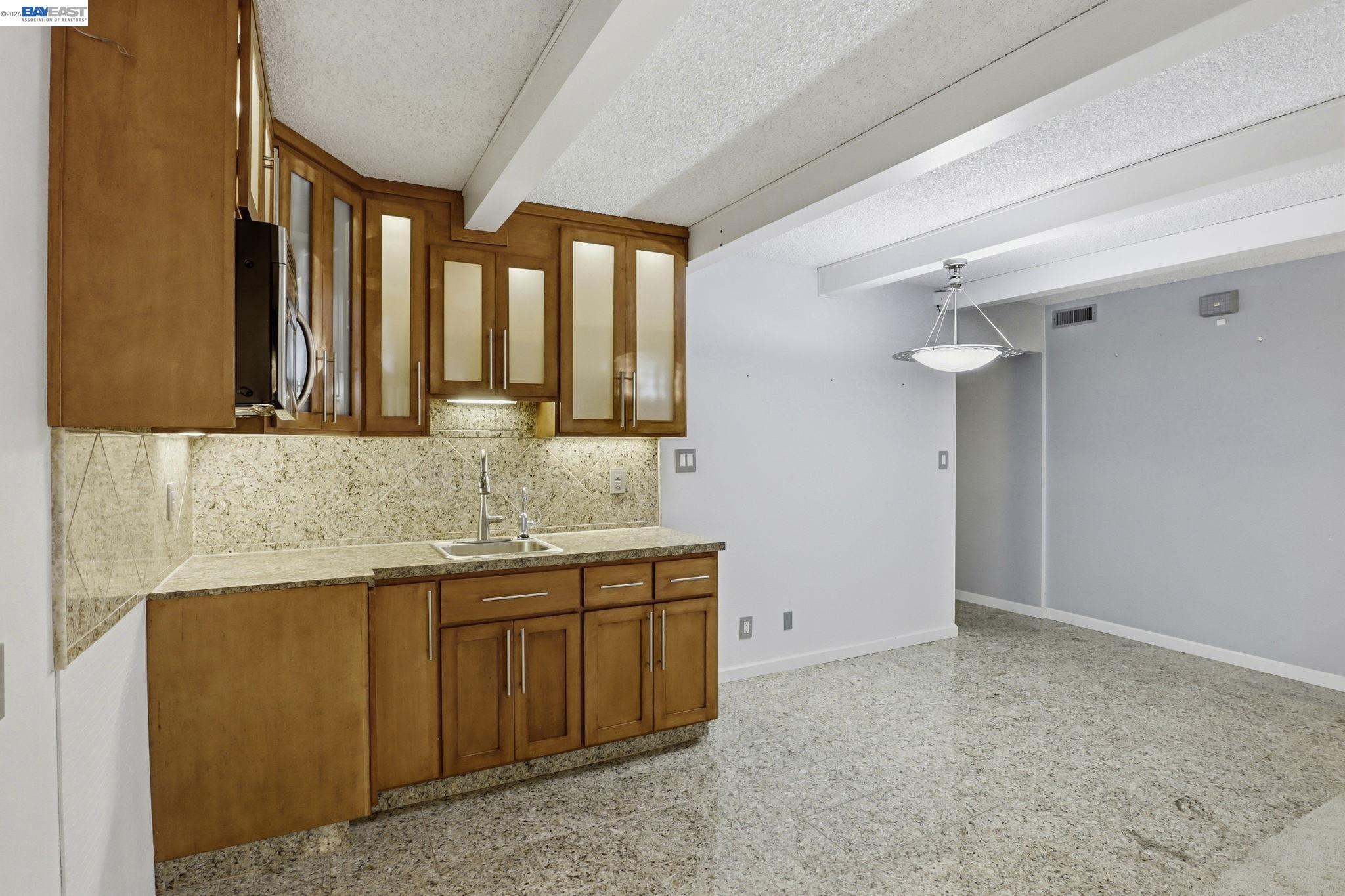 Detail Gallery Image 35 of 48 For 2550 Damuth St, Oakland,  CA 94602 - – Beds | – Baths