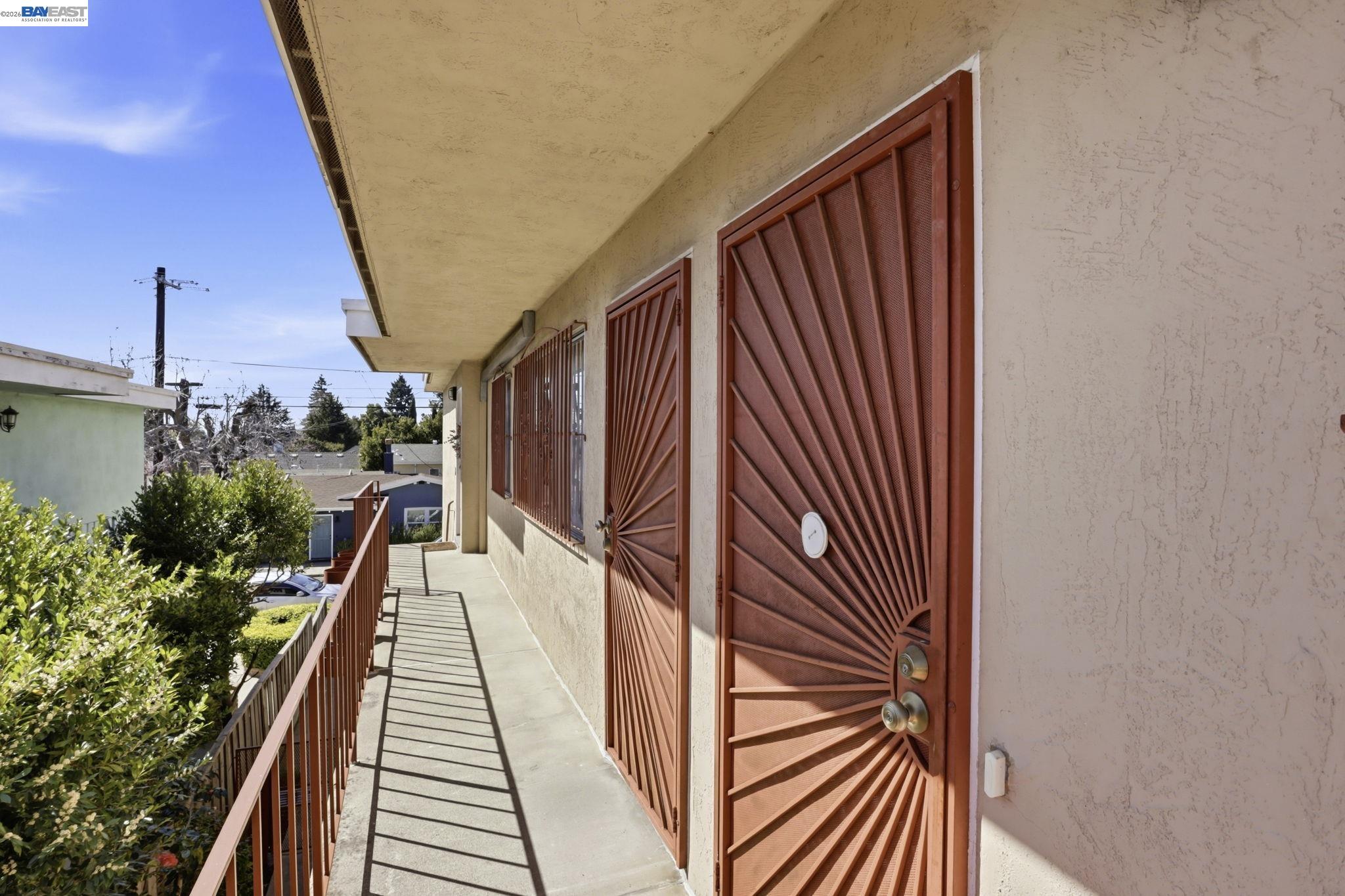 Detail Gallery Image 6 of 48 For 2550 Damuth St, Oakland,  CA 94602 - – Beds | – Baths
