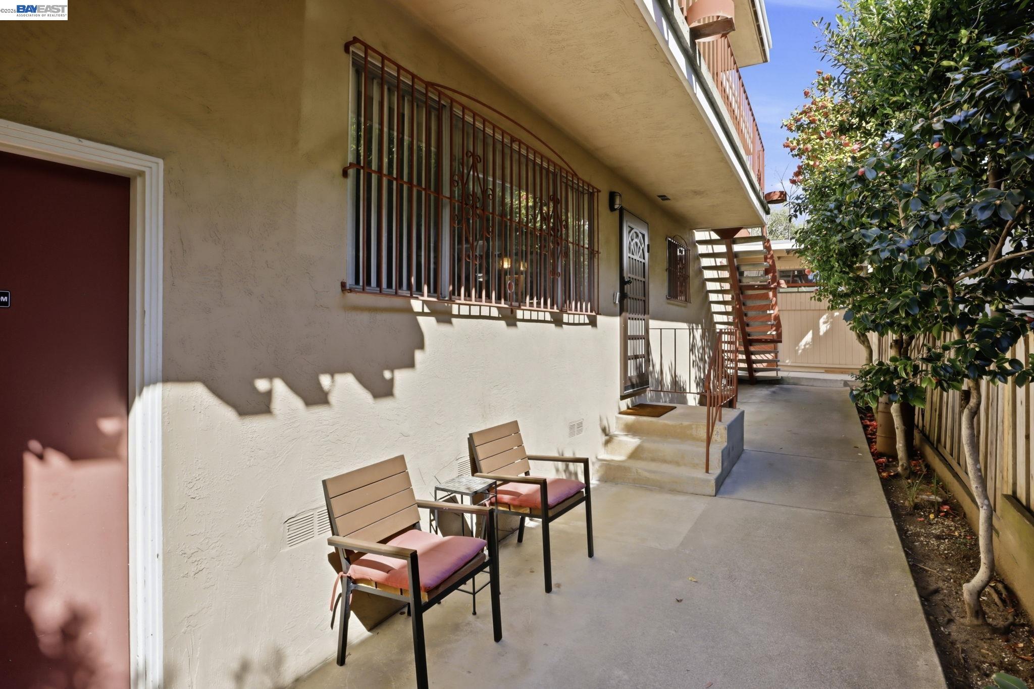 Detail Gallery Image 7 of 48 For 2550 Damuth St, Oakland,  CA 94602 - – Beds | – Baths