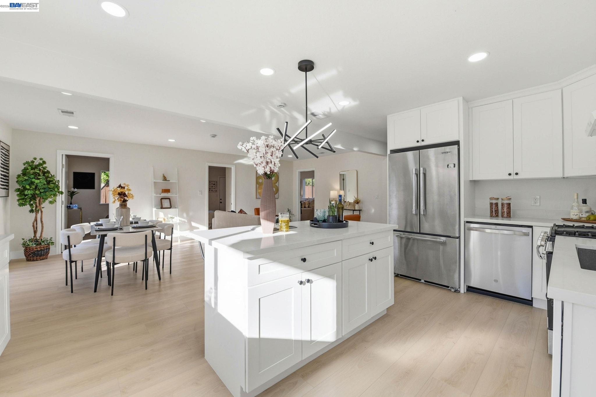 Detail Gallery Image 14 of 44 For 137 Tamarack Dr, Union City,  CA 94587 - 4 Beds | 3 Baths