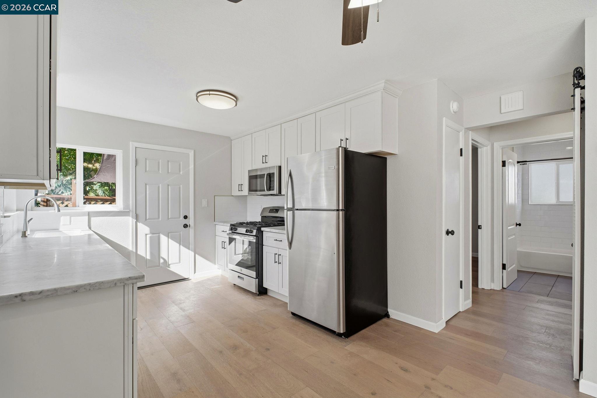 Detail Gallery Image 12 of 28 For 22824 High Street, Hayward,  CA 94541-5331 - 2 Beds | 1 Baths