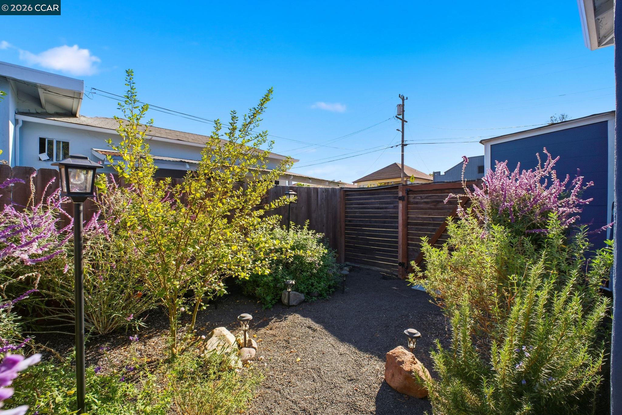 Detail Gallery Image 22 of 28 For 22824 High Street, Hayward,  CA 94541-5331 - 2 Beds | 1 Baths