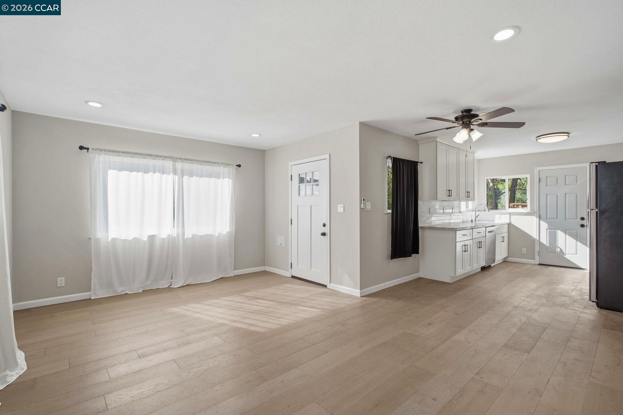 Detail Gallery Image 8 of 28 For 22824 High Street, Hayward,  CA 94541-5331 - 2 Beds | 1 Baths