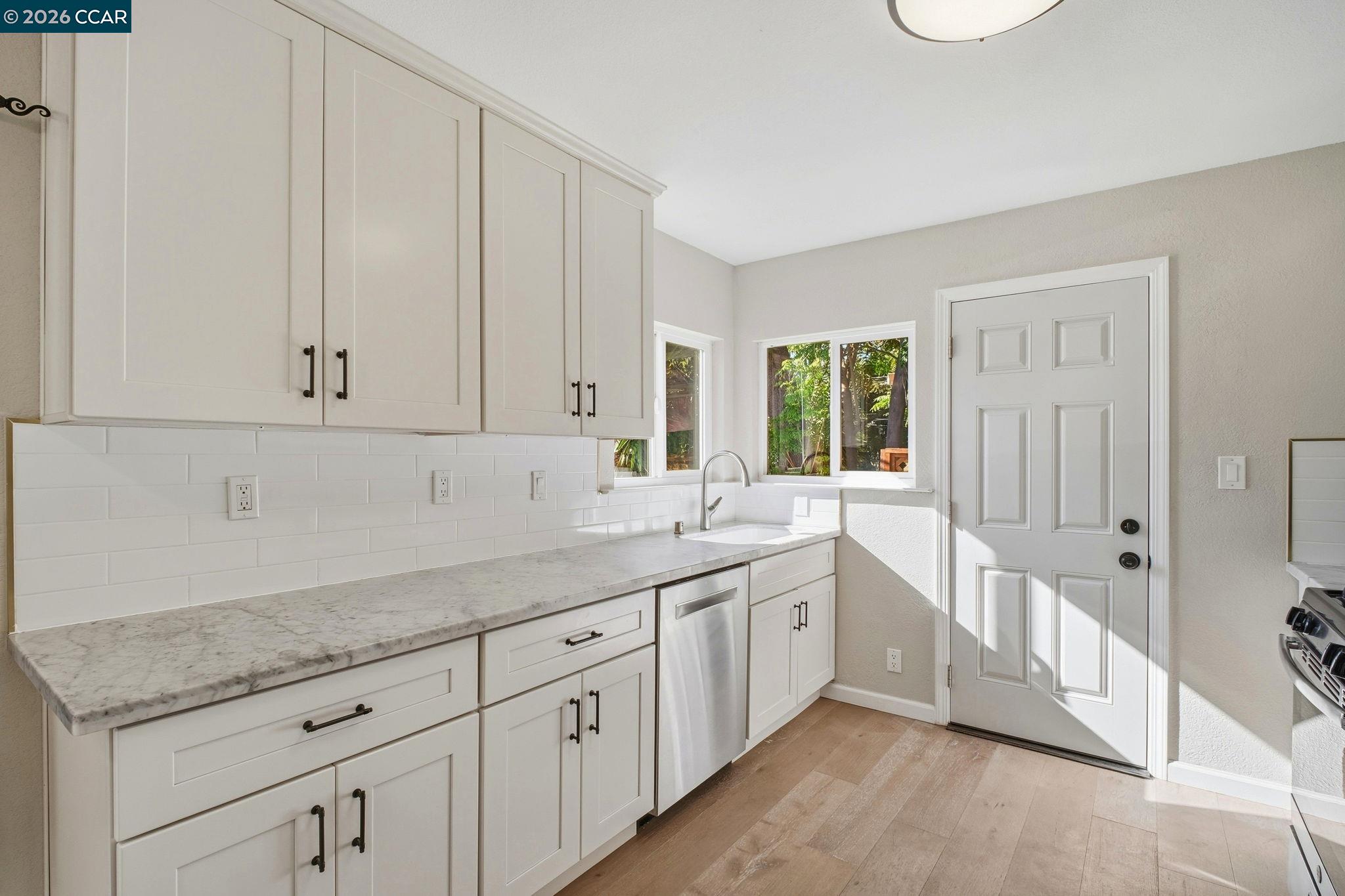 Detail Gallery Image 10 of 28 For 22824 High Street, Hayward,  CA 94541-5331 - 2 Beds | 1 Baths