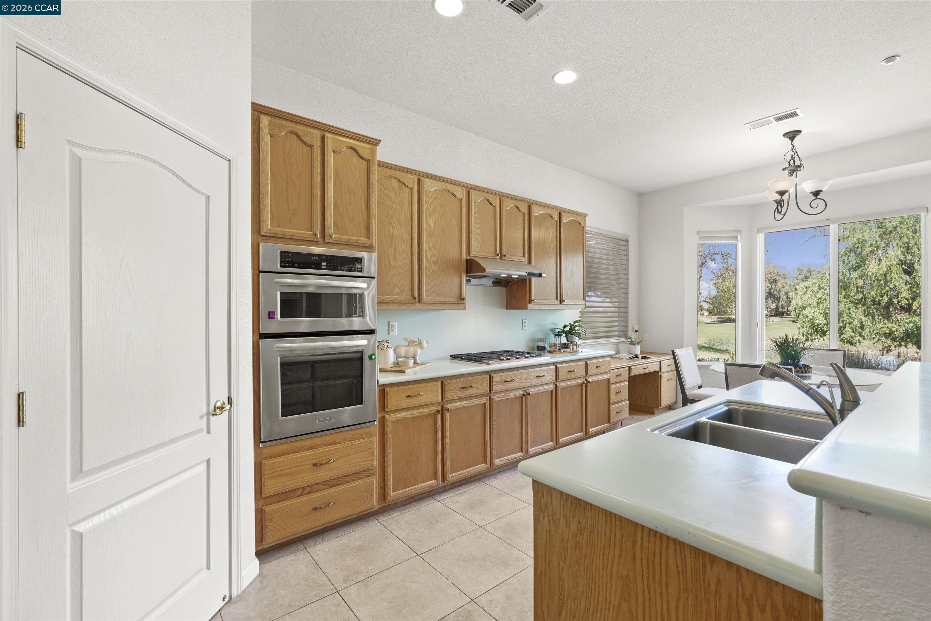 Detail Gallery Image 14 of 59 For 1129 Jonagold Way, Brentwood,  CA 94513 - 3 Beds | 2/1 Baths