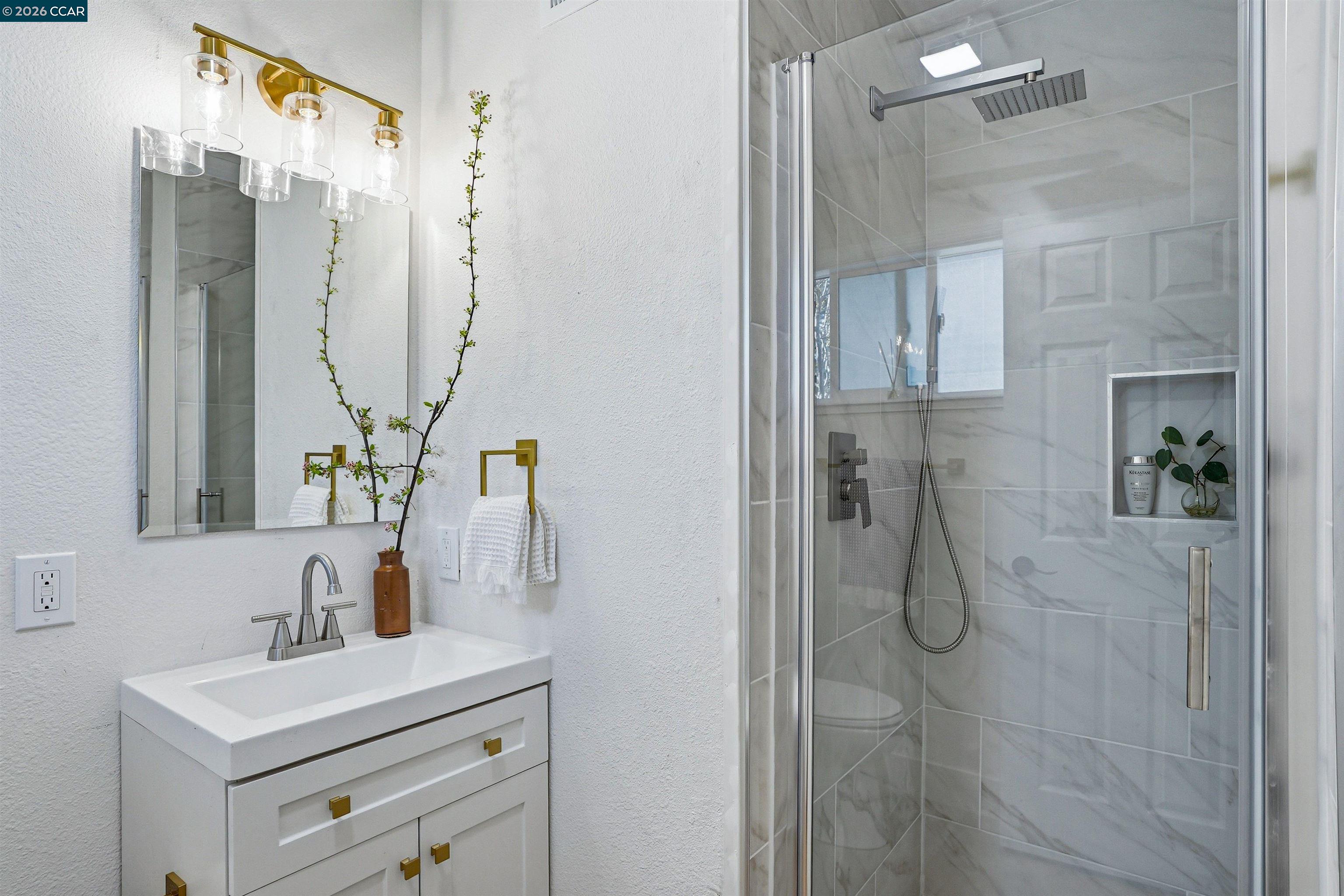 Detail Gallery Image 16 of 33 For 3005 De Anza Drive, El Sobrante,  CA 94803 - 3 Beds | 2 Baths