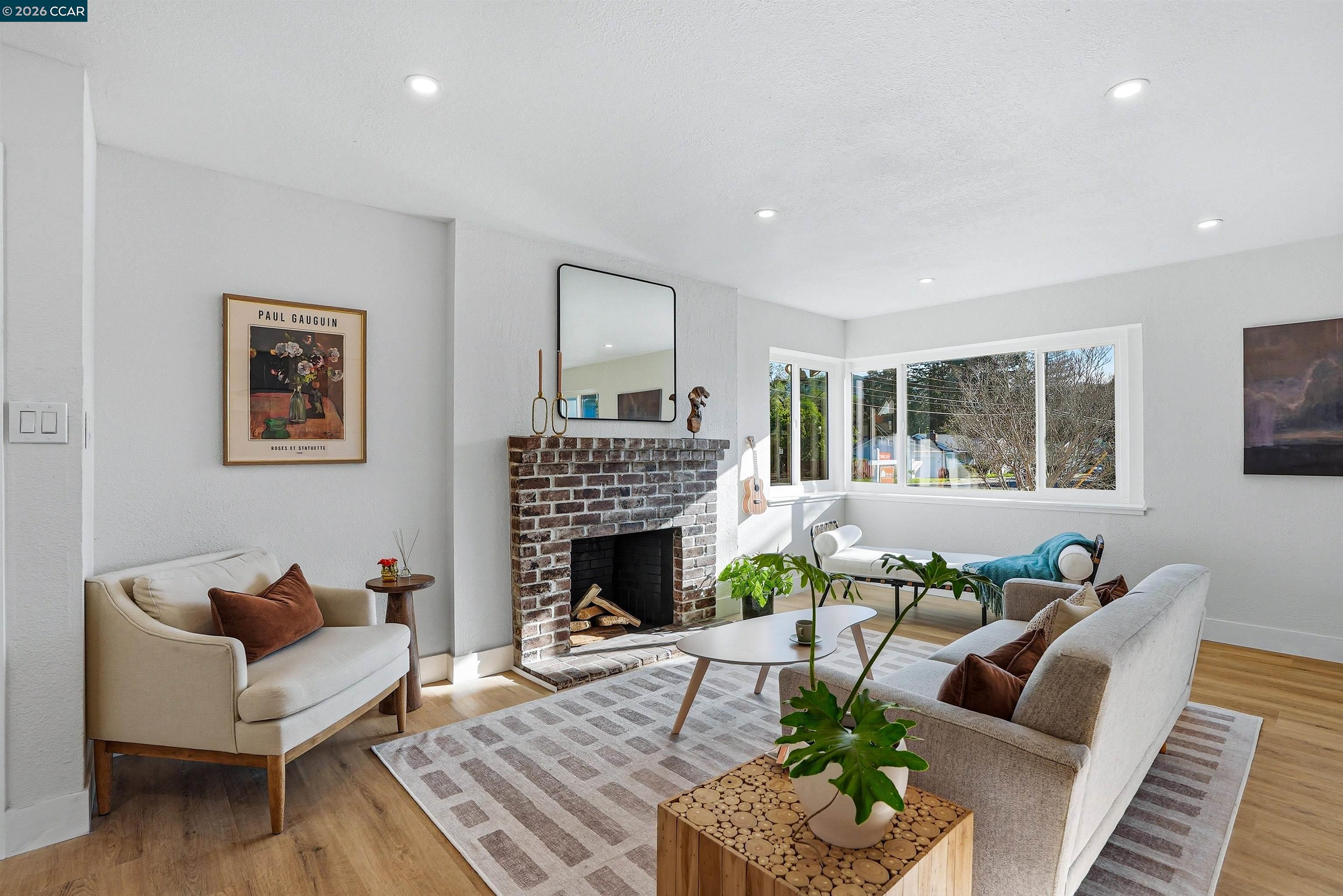 Detail Gallery Image 3 of 32 For 3005 De Anza Drive, El Sobrante,  CA 94803 - 3 Beds | 2 Baths