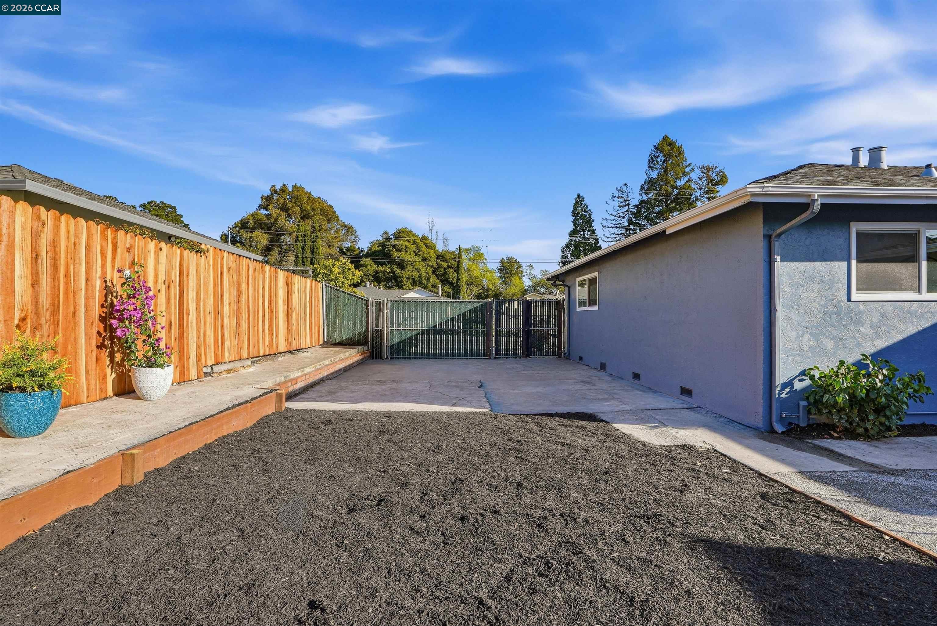 Detail Gallery Image 26 of 35 For 3005 De Anza Drive, El Sobrante,  CA 94803 - 3 Beds | 2 Baths
