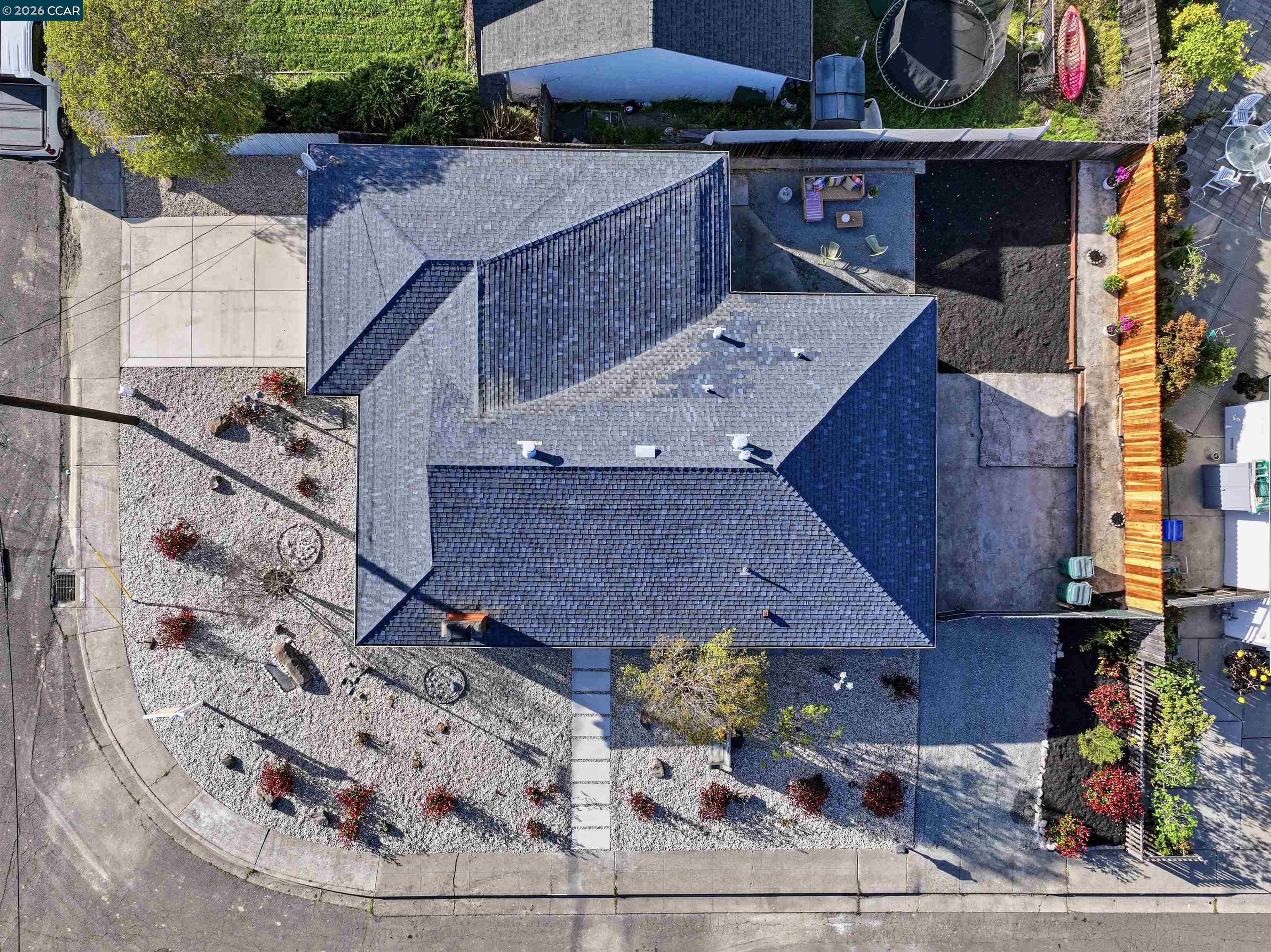 Detail Gallery Image 28 of 32 For 3005 De Anza Drive, El Sobrante,  CA 94803 - 3 Beds | 2 Baths