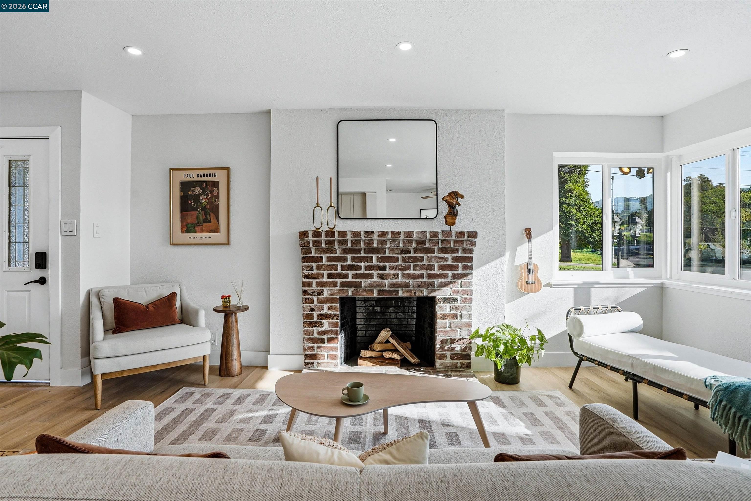 Detail Gallery Image 4 of 32 For 3005 De Anza Drive, El Sobrante,  CA 94803 - 3 Beds | 2 Baths