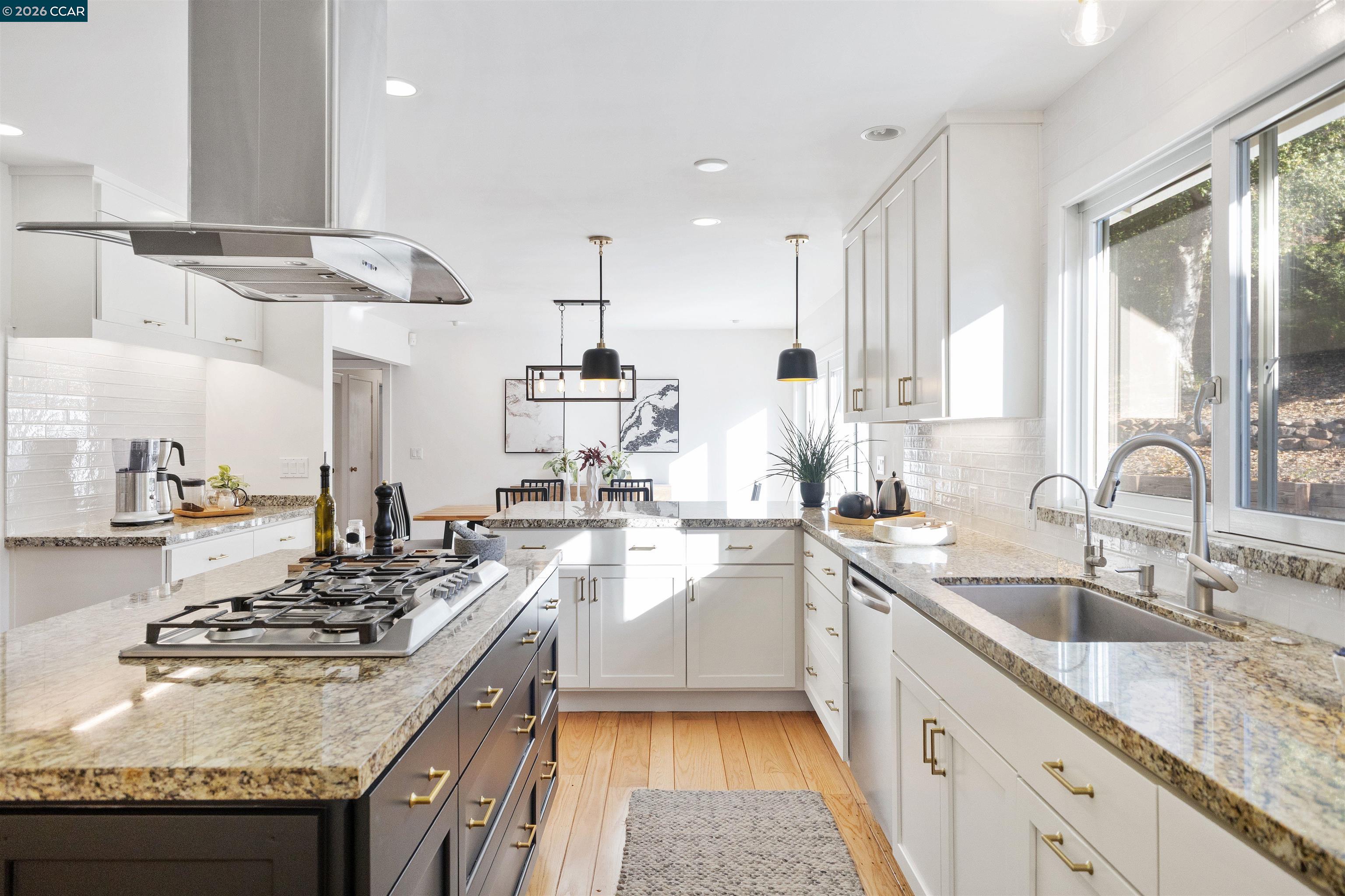 Detail Gallery Image 13 of 47 For 15 Aspinwall Ct, Orinda,  CA 94563 - 4 Beds | 2 Baths