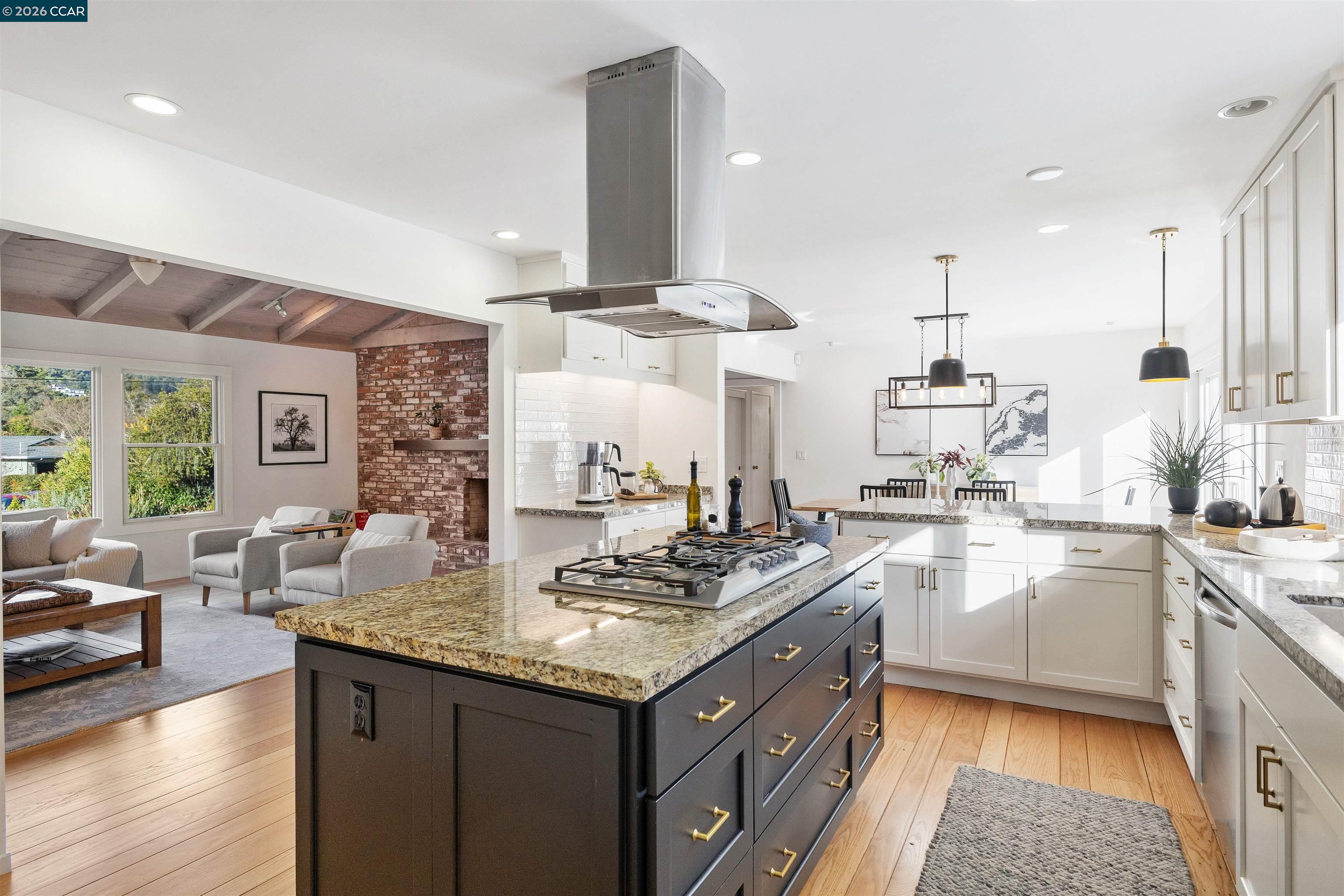 Detail Gallery Image 14 of 47 For 15 Aspinwall Ct, Orinda,  CA 94563 - 4 Beds | 2 Baths