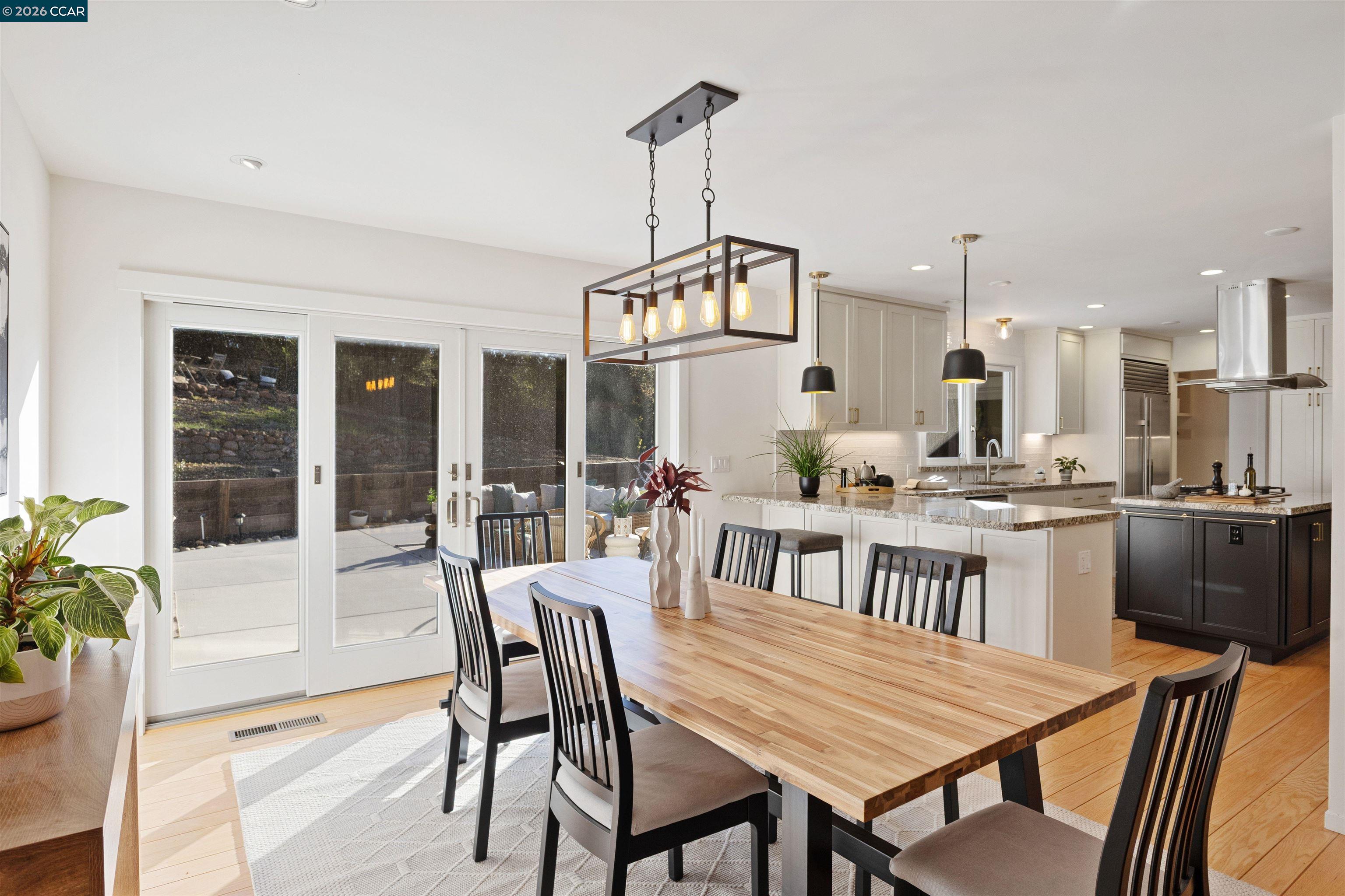 Detail Gallery Image 16 of 47 For 15 Aspinwall Ct, Orinda,  CA 94563 - 4 Beds | 2 Baths