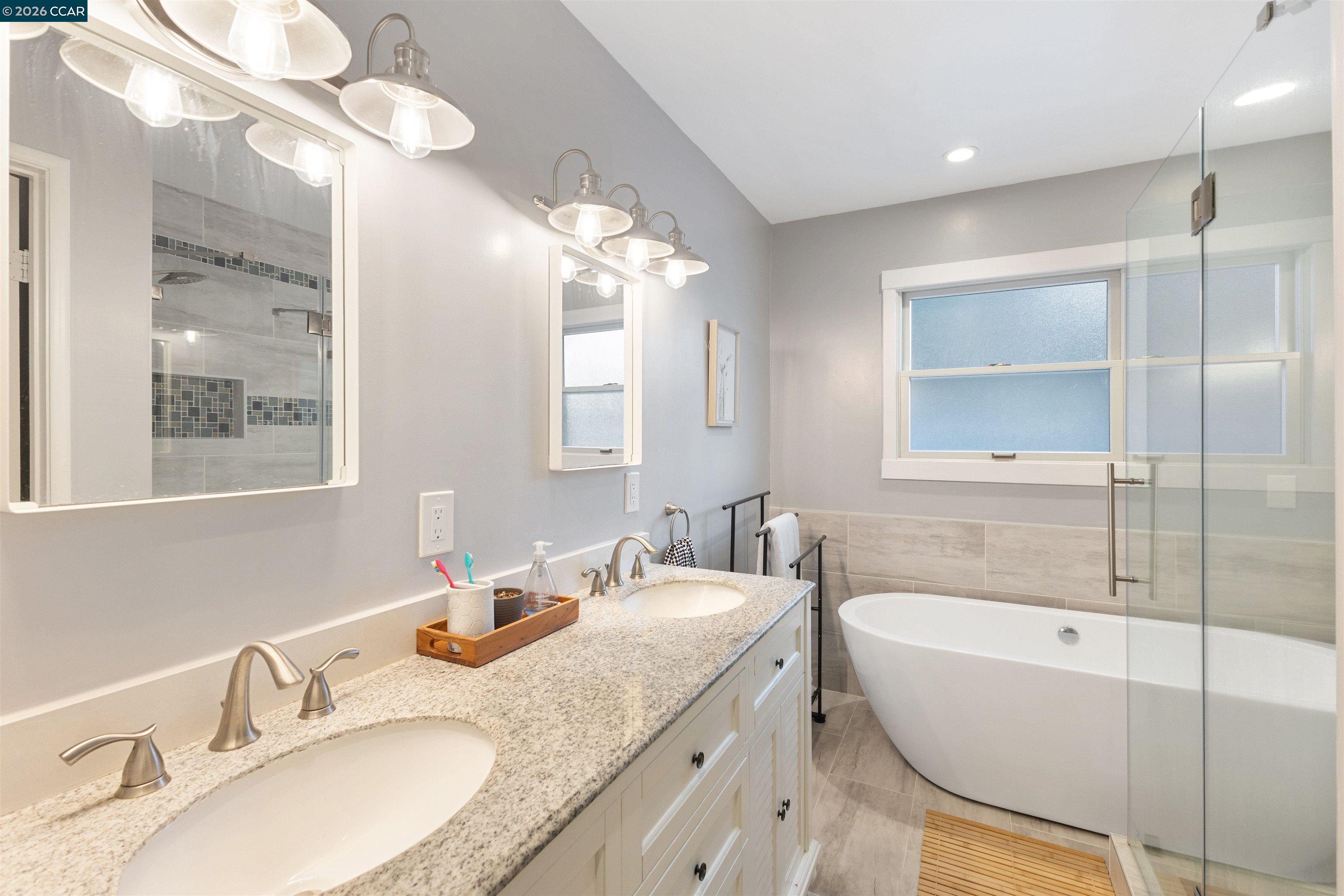 Detail Gallery Image 25 of 47 For 15 Aspinwall Ct, Orinda,  CA 94563 - 4 Beds | 2 Baths