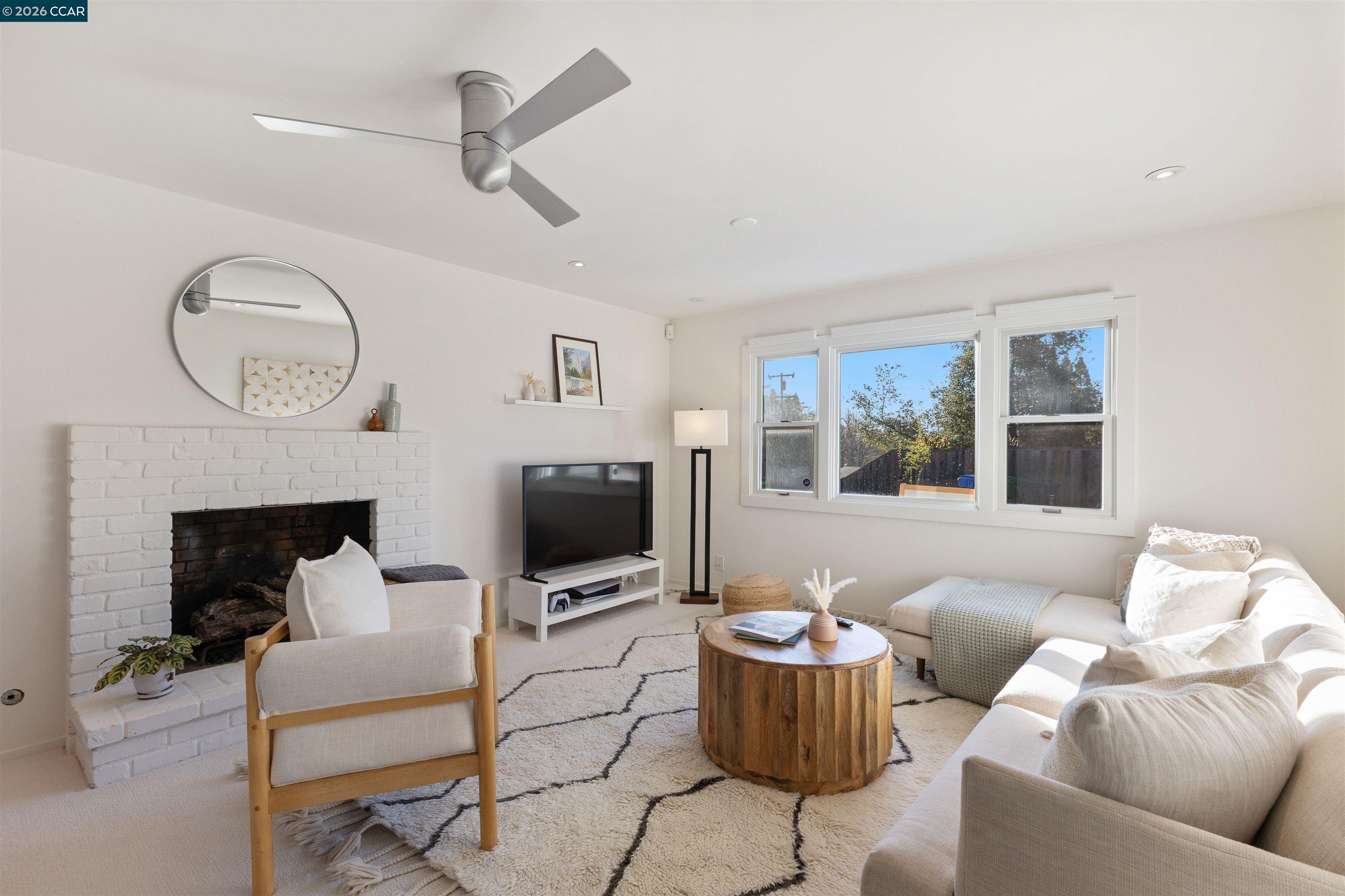 Detail Gallery Image 26 of 47 For 15 Aspinwall Ct, Orinda,  CA 94563 - 4 Beds | 2 Baths