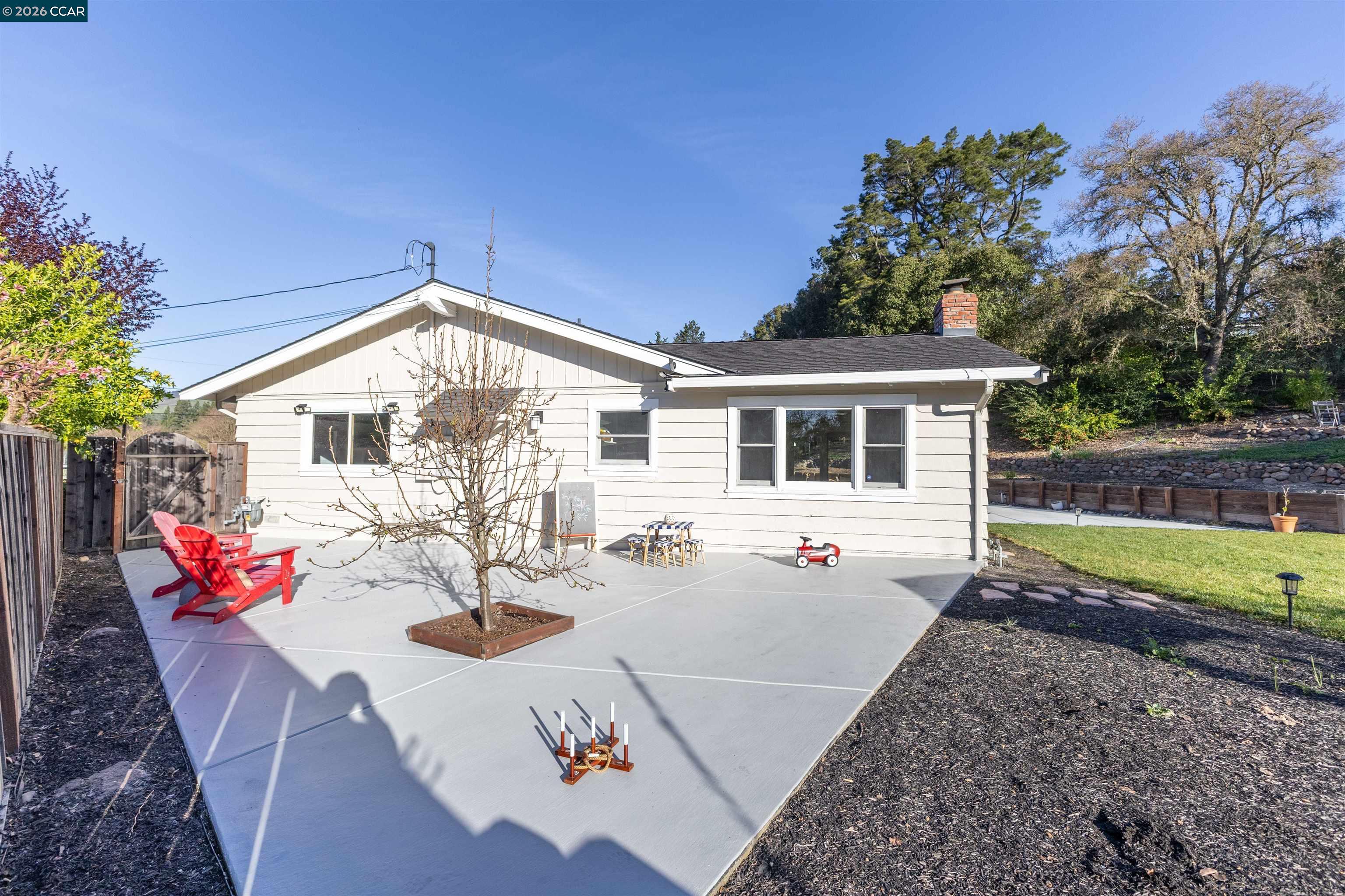 Detail Gallery Image 36 of 47 For 15 Aspinwall Ct, Orinda,  CA 94563 - 4 Beds | 2 Baths