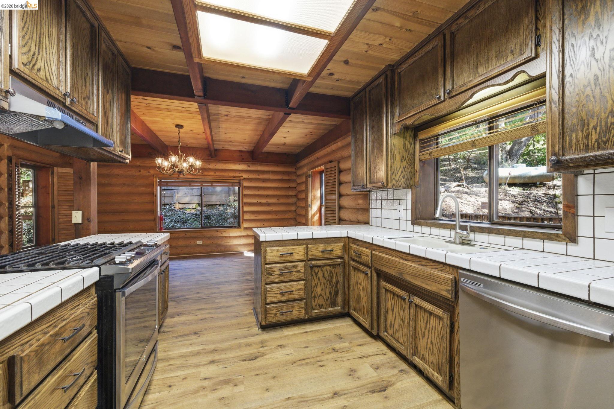 Detail Gallery Image 11 of 36 For 22511 Lilac Lane, Twain Harte,  CA 95383 - 5 Beds | 3 Baths