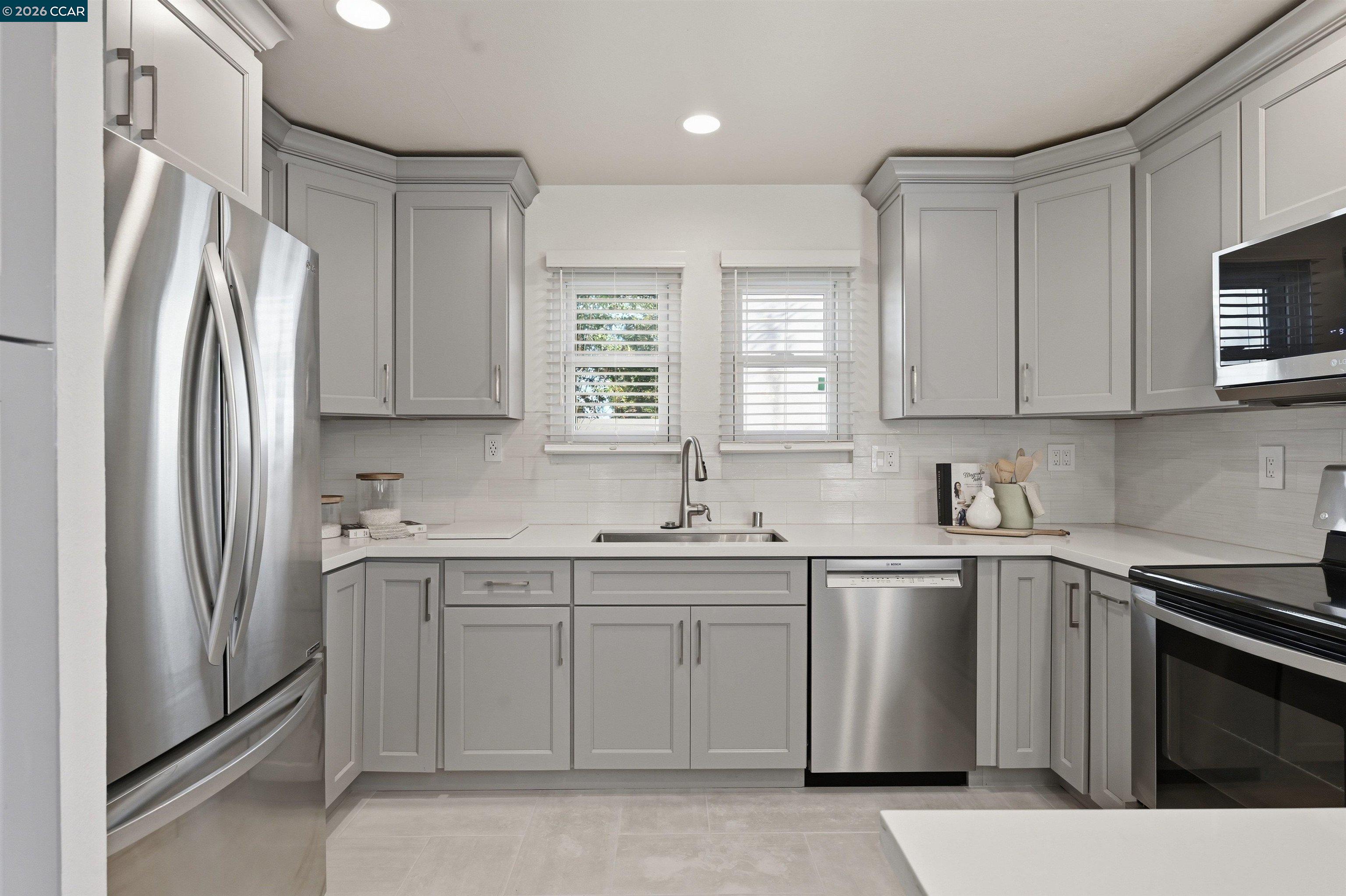 Detail Gallery Image 12 of 59 For 55 Mozden Ln, Pleasant Hill,  CA 94523 - 3 Beds | 2/1 Baths