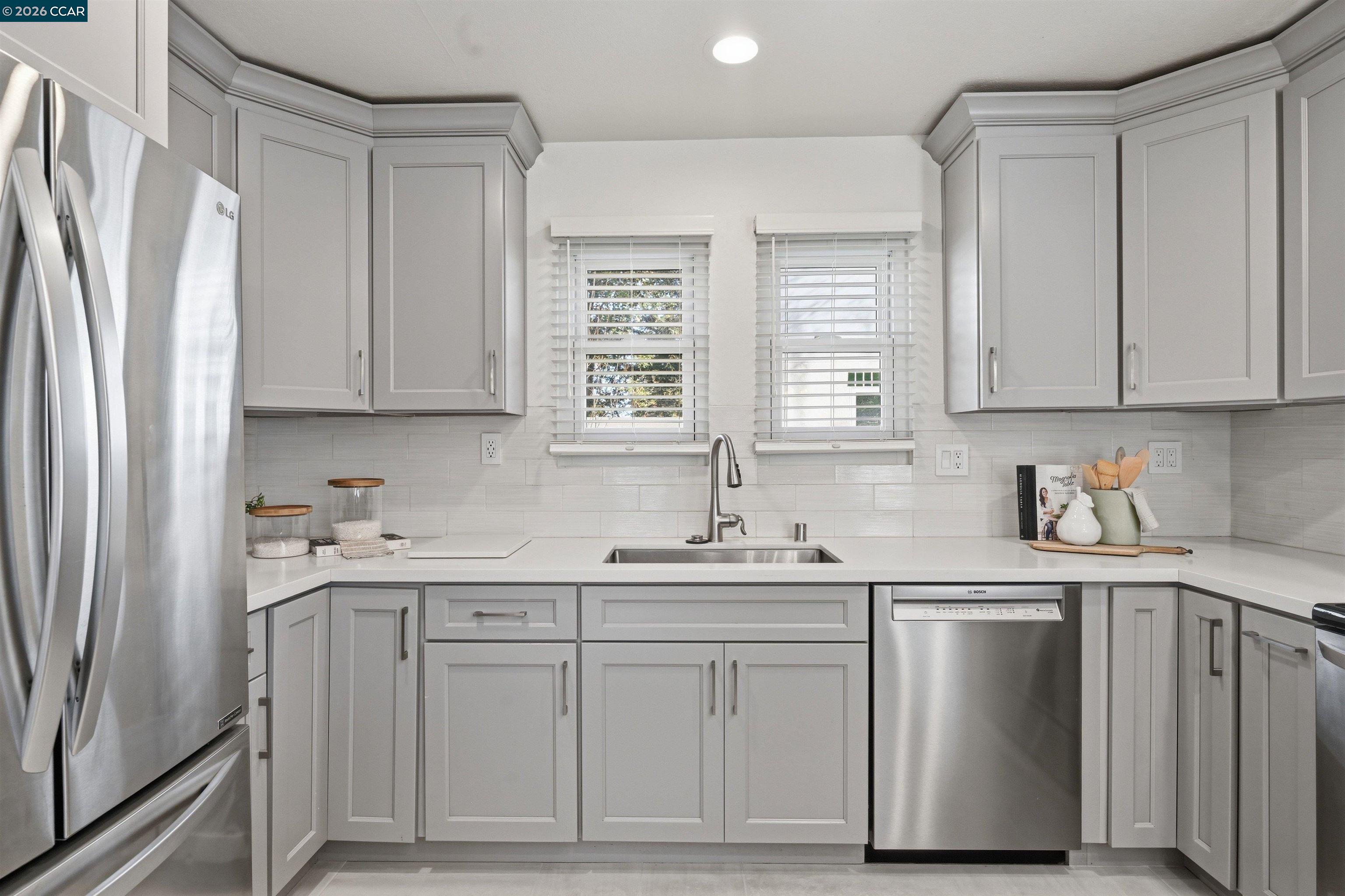 Detail Gallery Image 16 of 59 For 55 Mozden Ln, Pleasant Hill,  CA 94523 - 3 Beds | 2/1 Baths