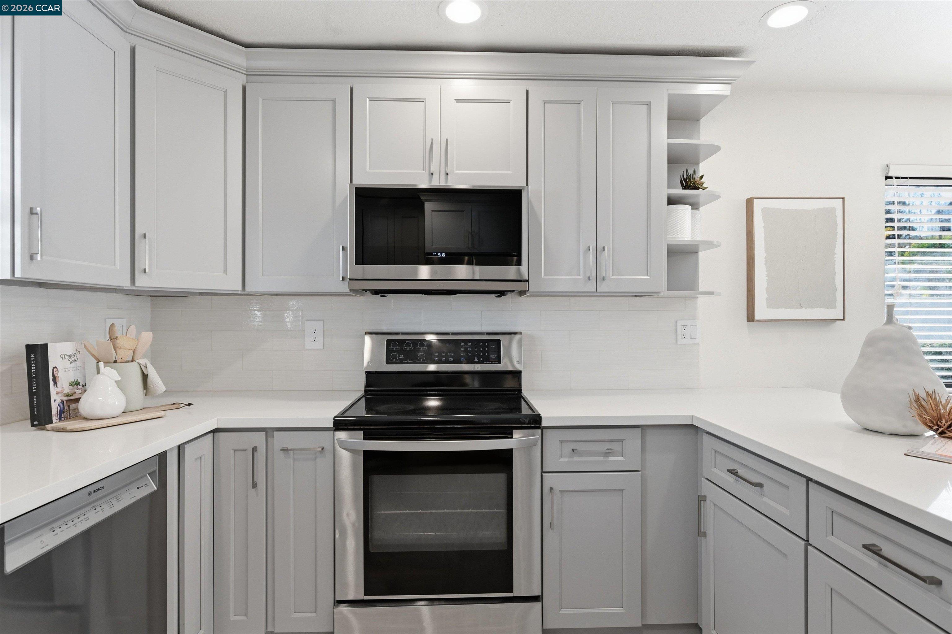 Detail Gallery Image 17 of 59 For 55 Mozden Ln, Pleasant Hill,  CA 94523 - 3 Beds | 2/1 Baths