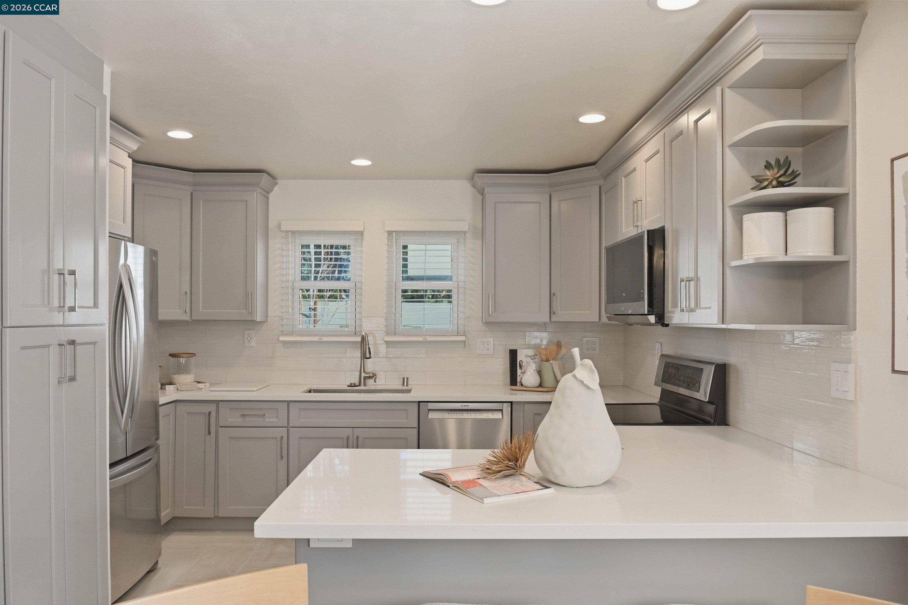 Detail Gallery Image 20 of 59 For 55 Mozden Ln, Pleasant Hill,  CA 94523 - 3 Beds | 2/1 Baths