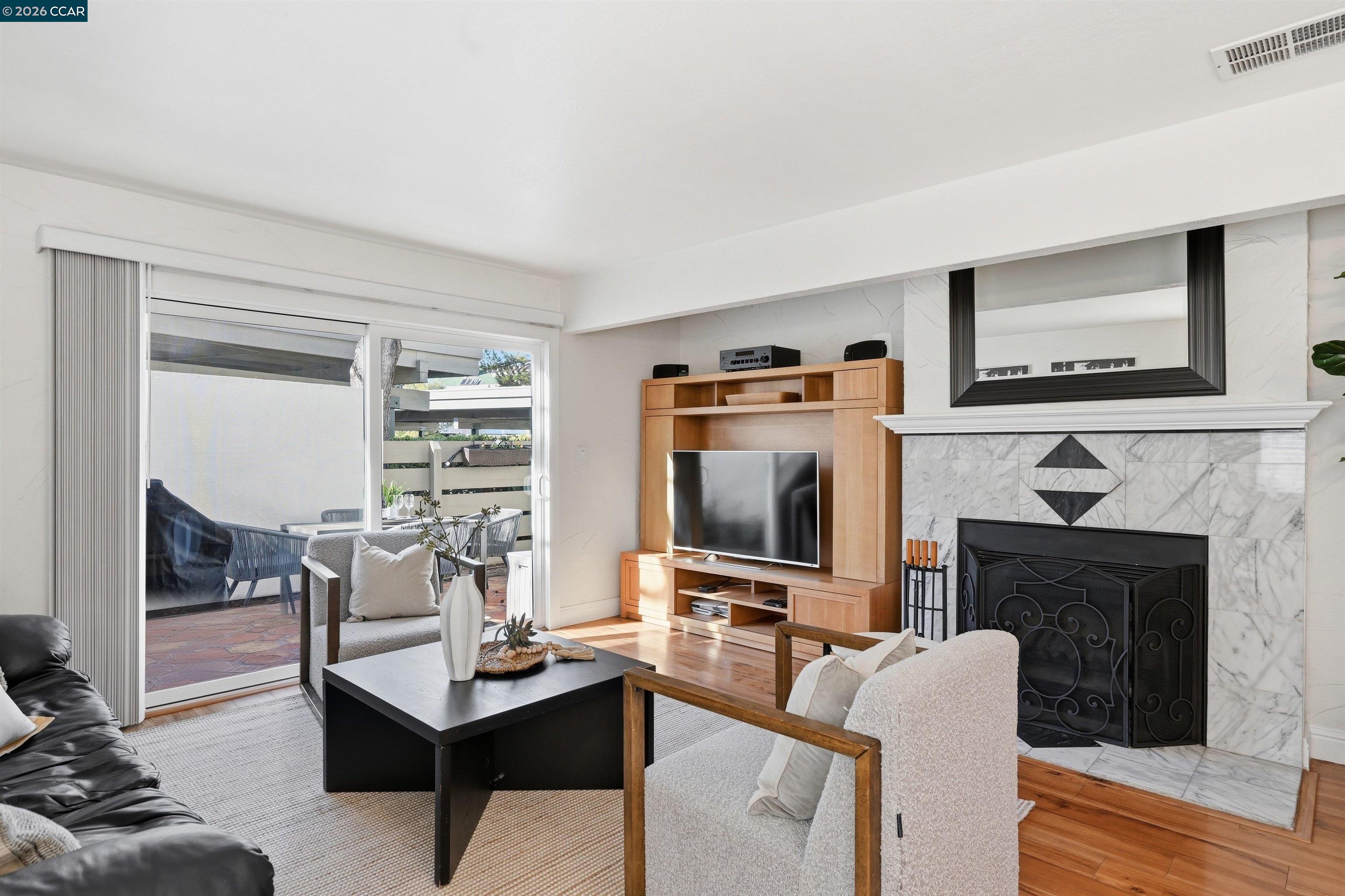 Detail Gallery Image 4 of 59 For 55 Mozden Ln, Pleasant Hill,  CA 94523 - 3 Beds | 2/1 Baths