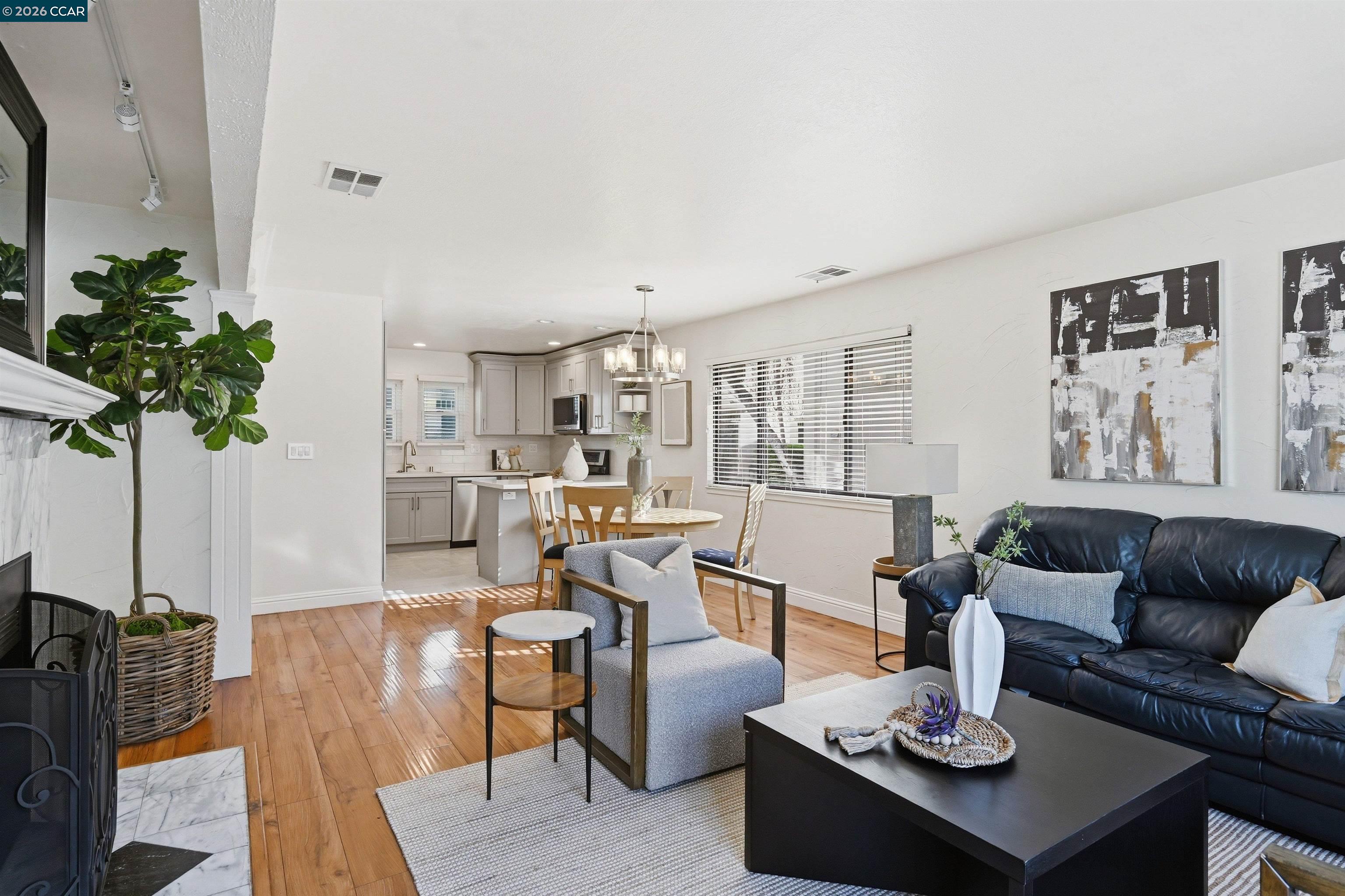 Detail Gallery Image 5 of 59 For 55 Mozden Ln, Pleasant Hill,  CA 94523 - 3 Beds | 2/1 Baths