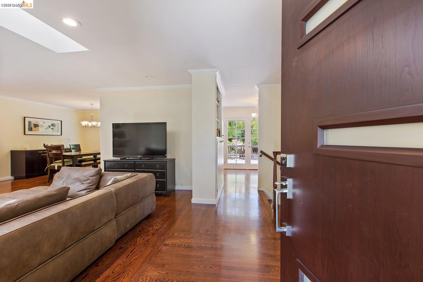 Detail Gallery Image 2 of 29 For 147 Natalie Dr, Moraga,  CA 94556 - 4 Beds | 2/1 Baths