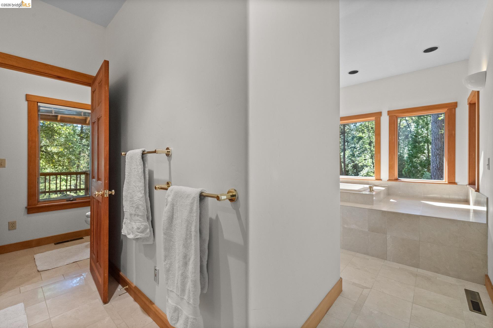 Detail Gallery Image 22 of 57 For 22715 Hells Hollow Rd, Groveland,  CA 95321-0000 - 3 Beds | 2 Baths