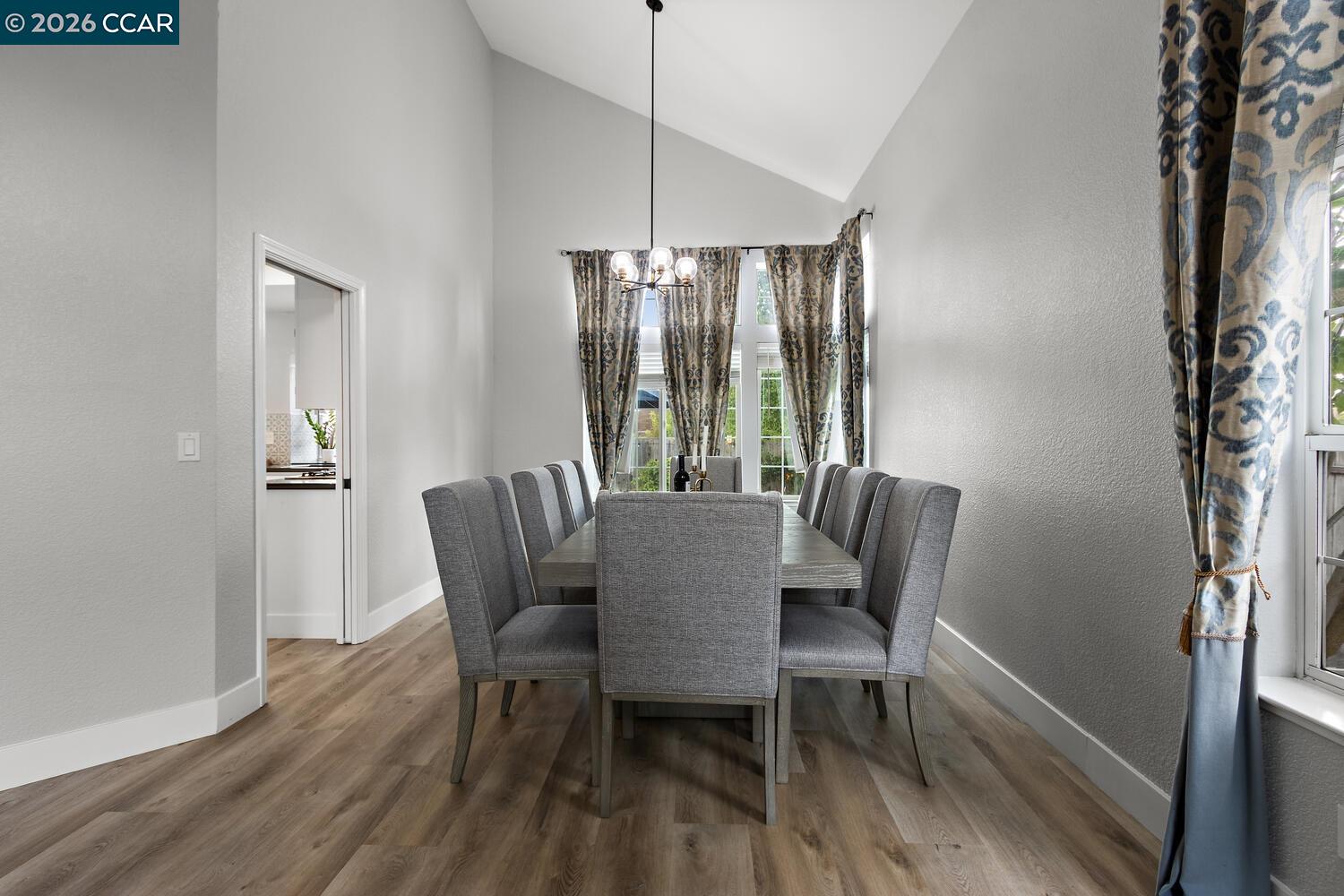 Detail Gallery Image 12 of 41 For 3127 Cherry Valley Cir, Fairfield,  CA 94534 - 4 Beds | 2/1 Baths