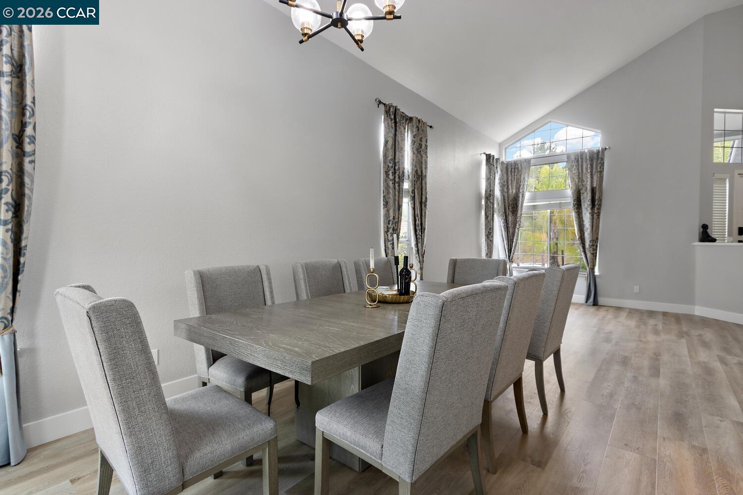 Detail Gallery Image 13 of 41 For 3127 Cherry Valley Cir, Fairfield,  CA 94534 - 4 Beds | 2/1 Baths