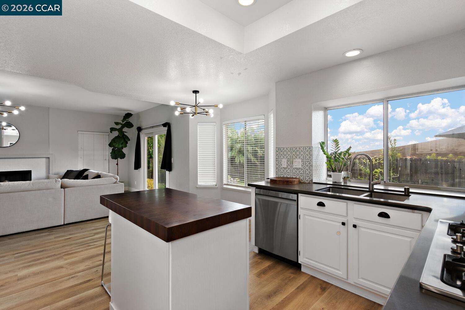 Detail Gallery Image 17 of 41 For 3127 Cherry Valley Cir, Fairfield,  CA 94534 - 4 Beds | 2/1 Baths