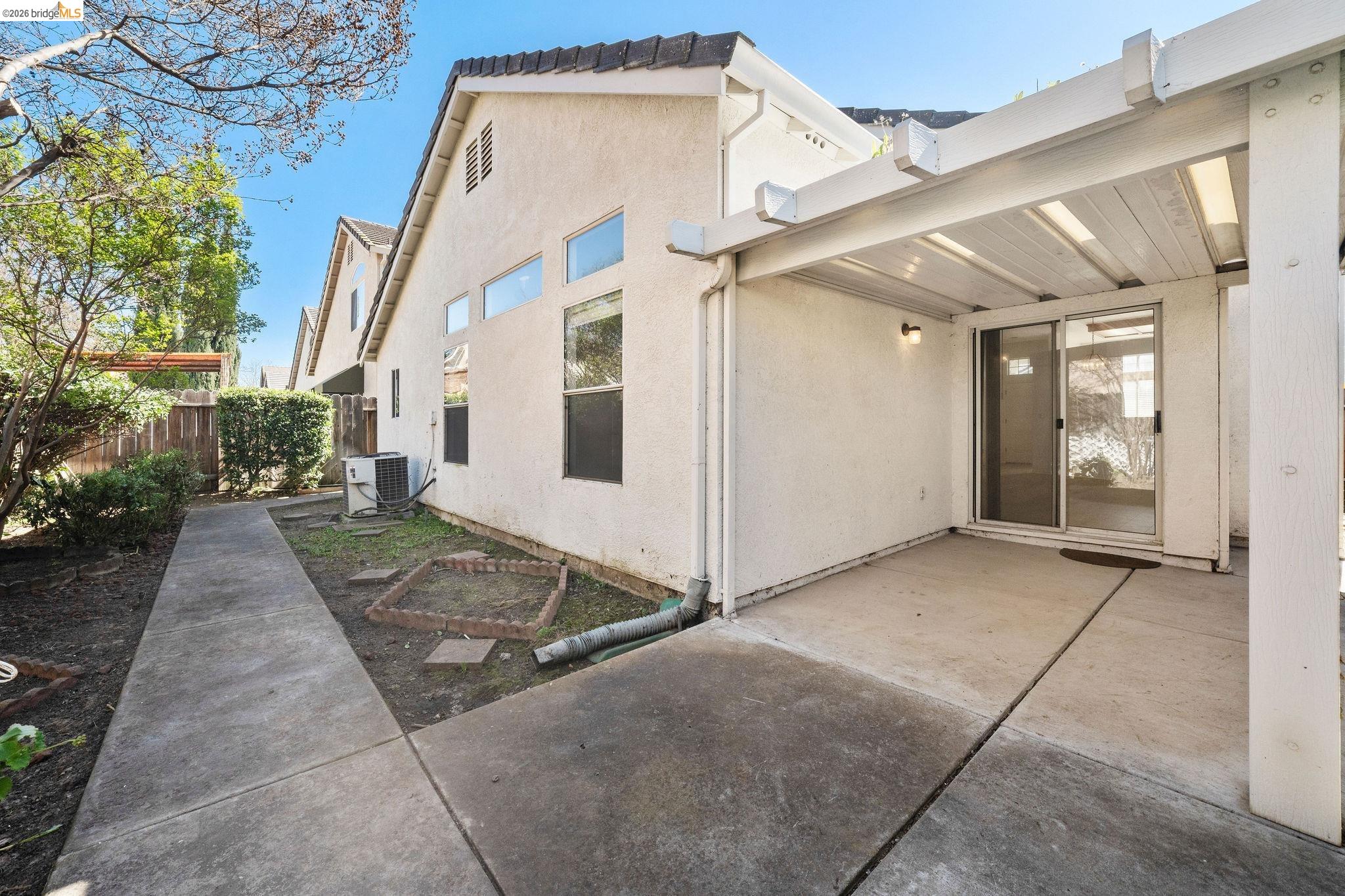 Detail Gallery Image 17 of 20 For 1759 Laurelgrove Ln, Tracy,  CA 95376 - 3 Beds | 2 Baths