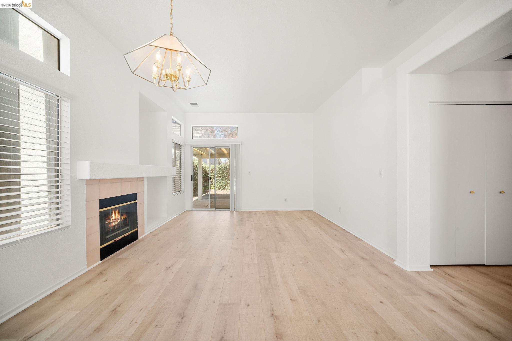 Detail Gallery Image 6 of 20 For 1759 Laurelgrove Ln, Tracy,  CA 95376 - 3 Beds | 2 Baths