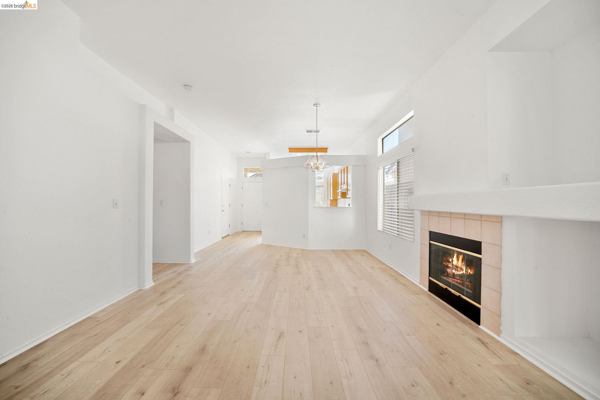 Detail Gallery Image 7 of 20 For 1759 Laurelgrove Ln, Tracy,  CA 95376 - 3 Beds | 2 Baths